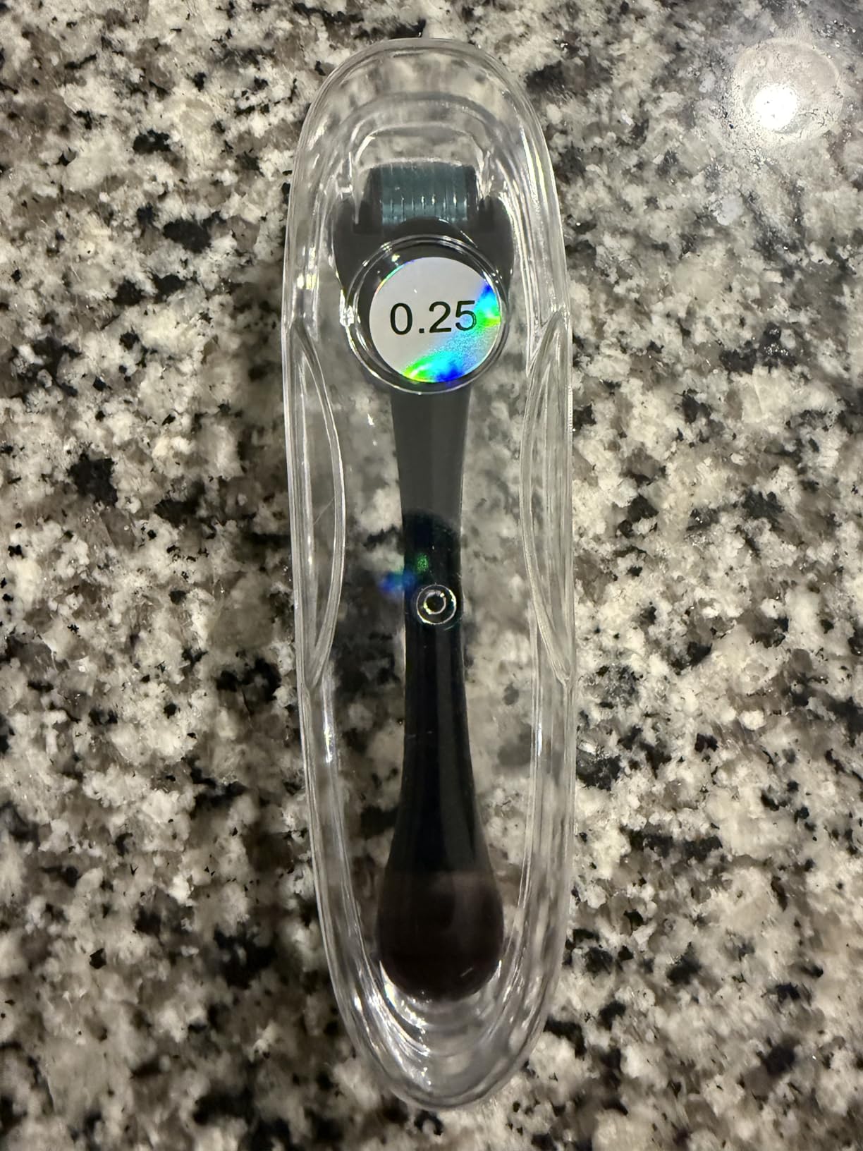 ROSELYNBOUTIQUE Derma Roller for Men & Women - Beauty Tool,0.25mm,Titanium customer photo 2