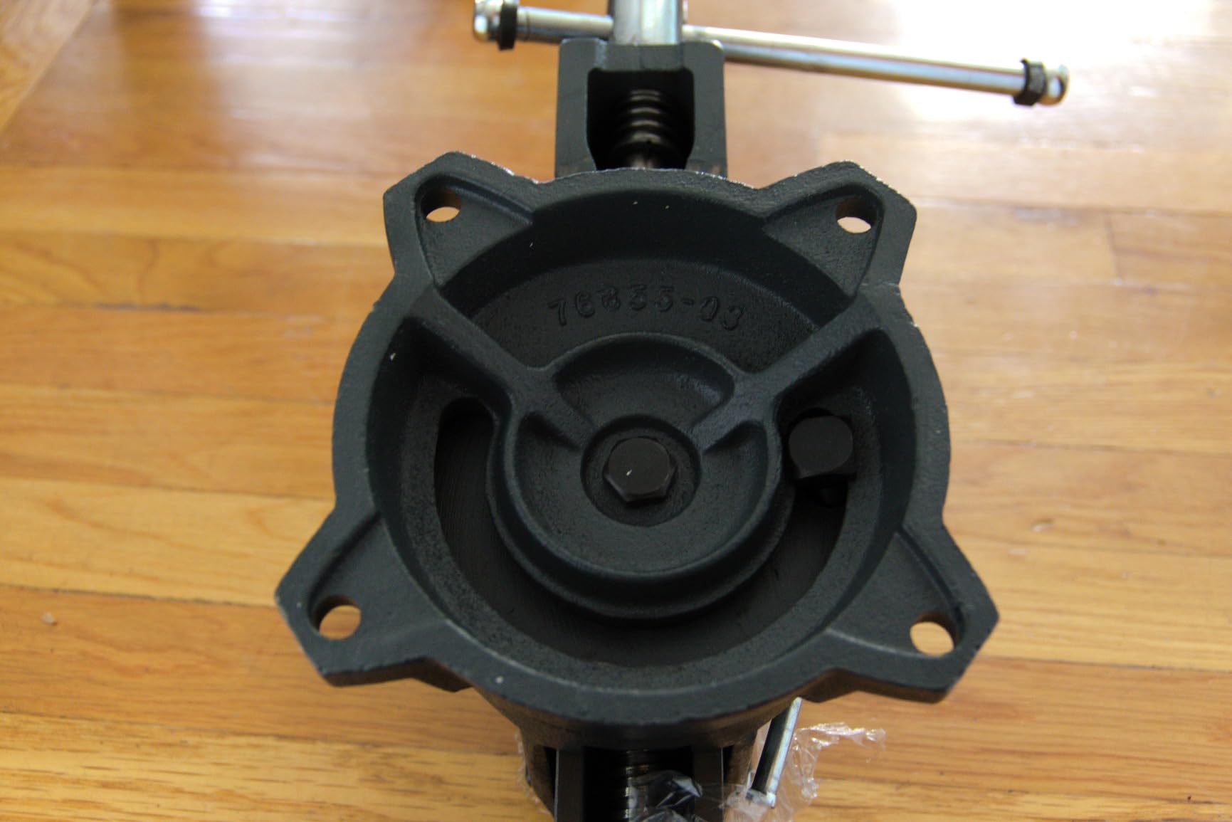 Forward CR80A 8 Inch Bench Vise Heavy Duty with Anvil and 210°Swivel Base customer photo 2
