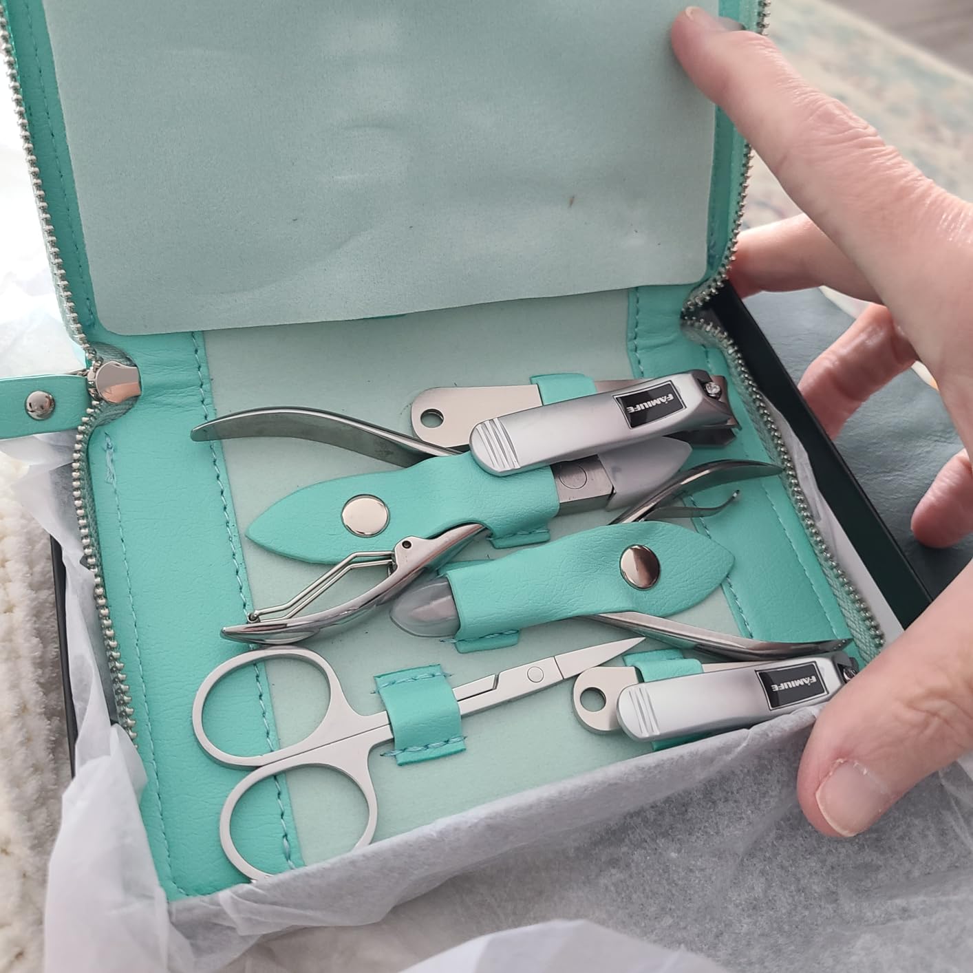 FAMILIFE Stainless Steel Manicure Set 11-in-1 Professional Nail Clipper Kit customer photo 1
