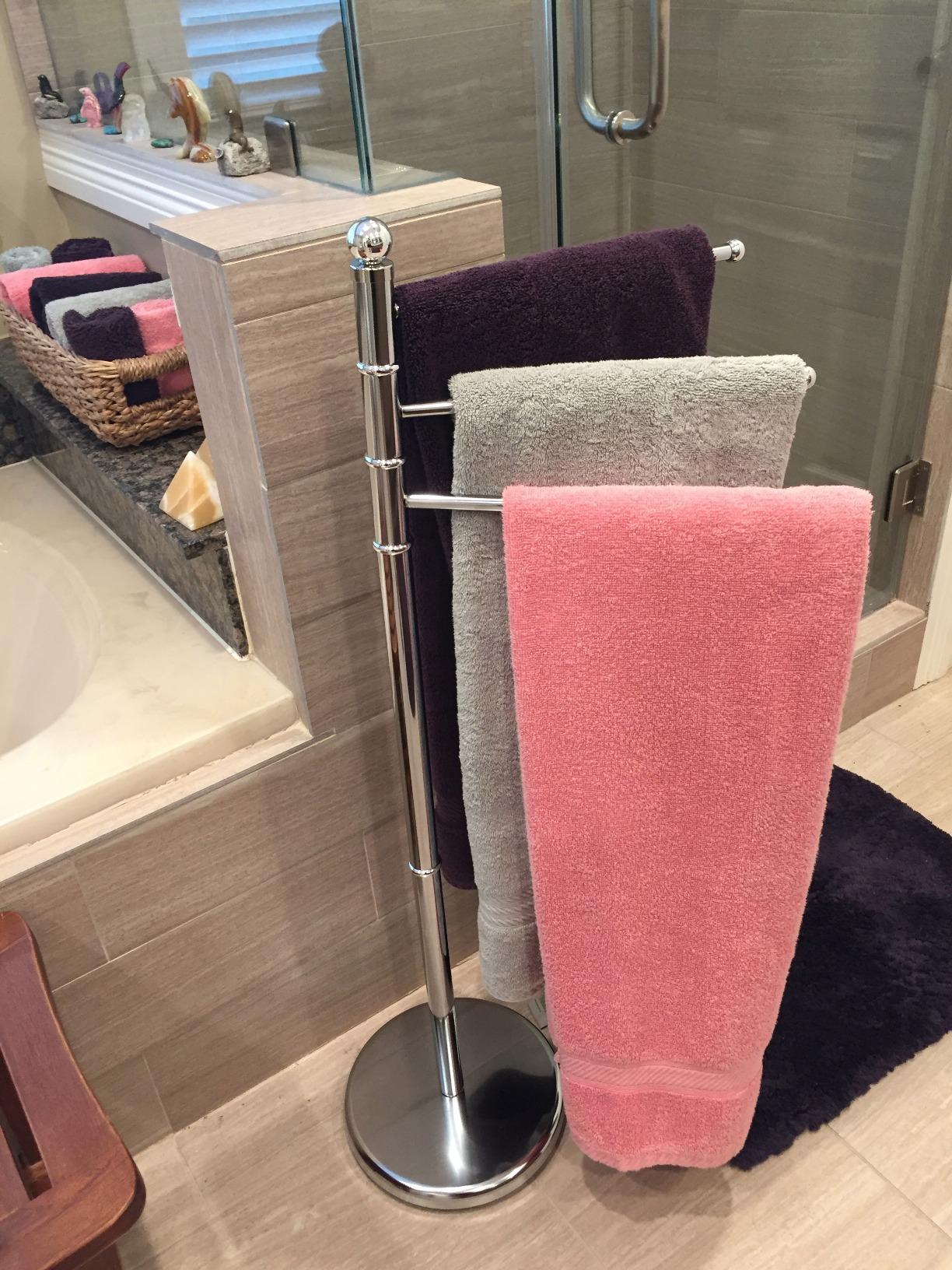 MyGift 40 Inch Black Metal Standing Towel Rack with 3 Swivel Arms customer photo 2