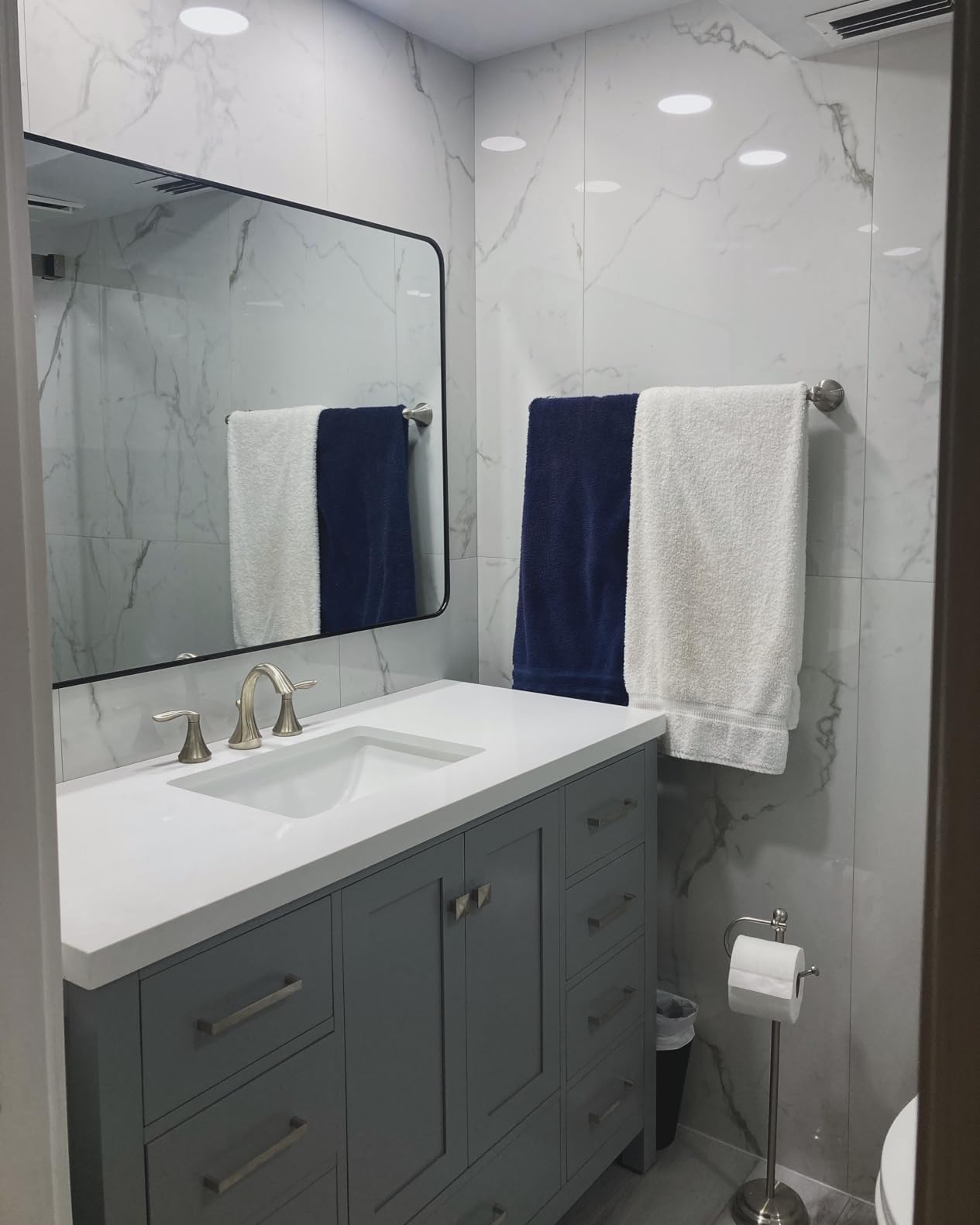 ARIEL Cambridge 60-inch Bathroom Vanity with Sink,Solid Wood, 1.5-inch Pure White Quartz Countertop & Backsplash, Double Rectangular Porcelain Sink, 4 Soft Closing Doors, 6 Dovetail Drawers, White customer photo 2