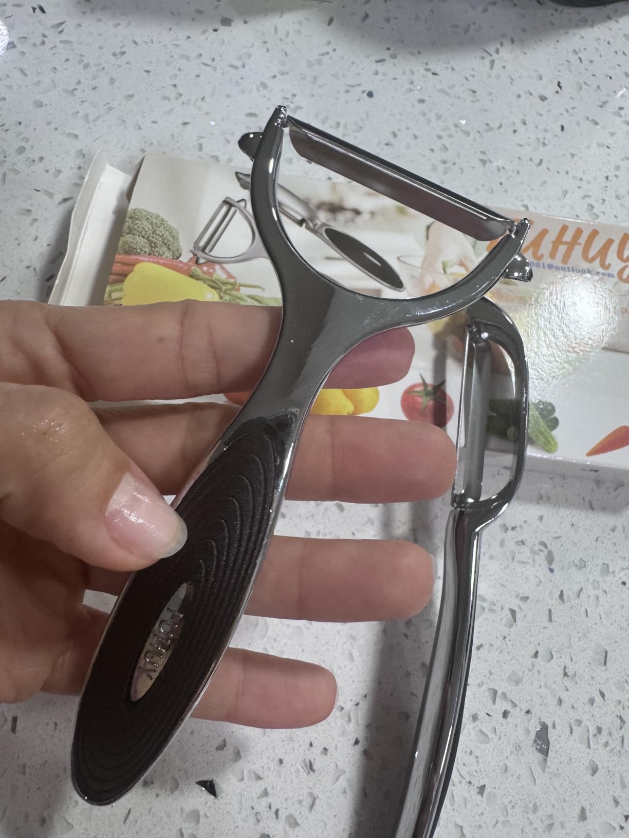 FUHUY Vegetable, Apple Peelers for kitchen, Fruit, Carrot, Veggie, Potatoes Peeler, Y-Shaped and I-Shaped Stainless Steel Peelers, with Ergonomic Non-Slip Handle & Sharp Blade, Good Sturdy (2PCS) customer photo 1