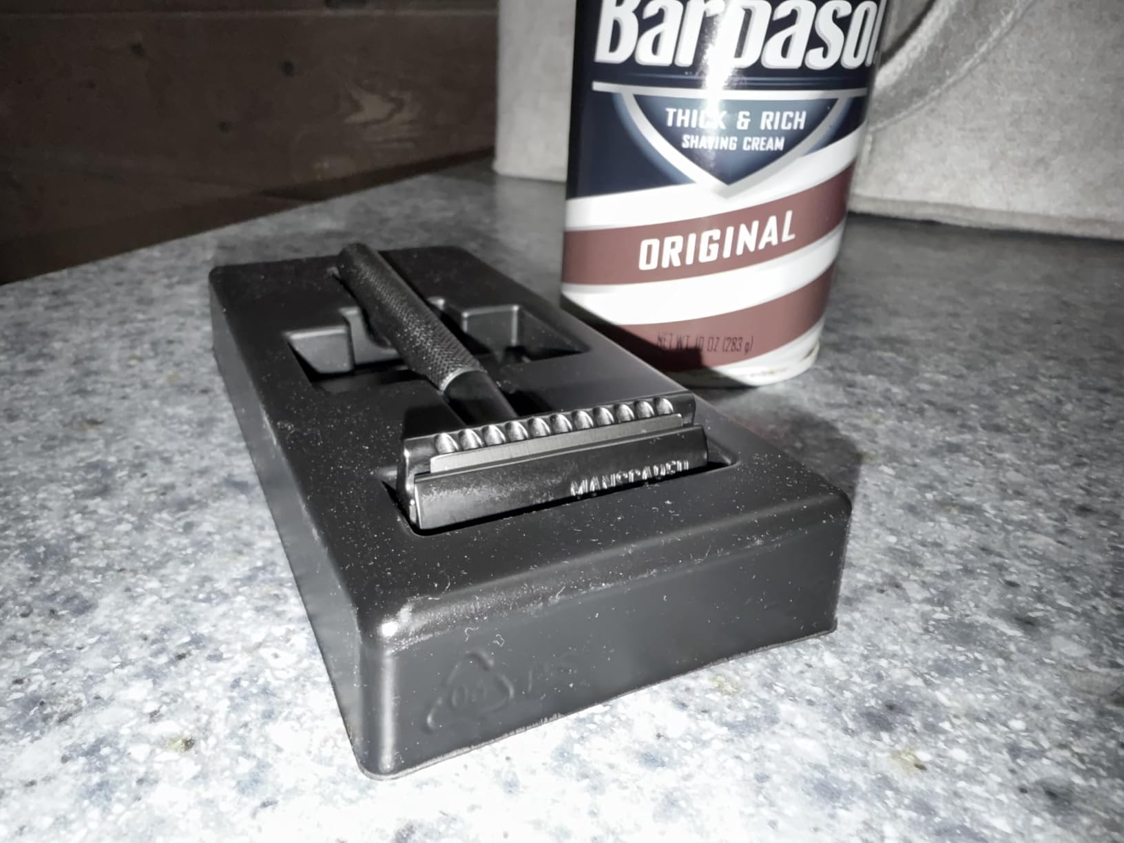 MANSCAPED® The Plow® 2.0 Premium Single Blade Double-Edged Safety Face Razor for Men customer photo 1