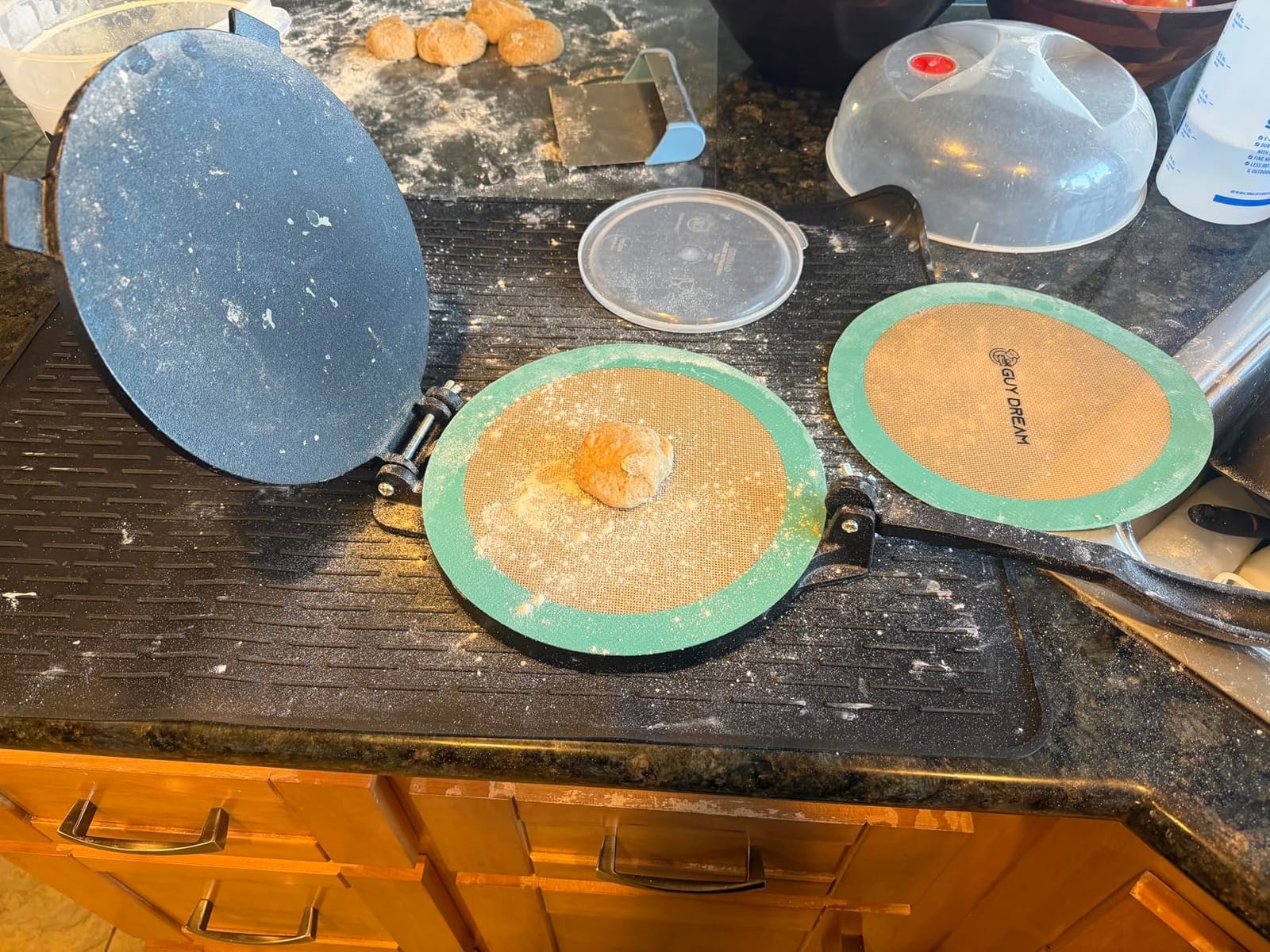 8 Inch Cast Iron Tortilla Press by StarBlue with FREE 100 Pieces Oil Paper and Recipes e-book - Tool to make Indian style Chapati, Flour Tortilla, Roti customer photo 2