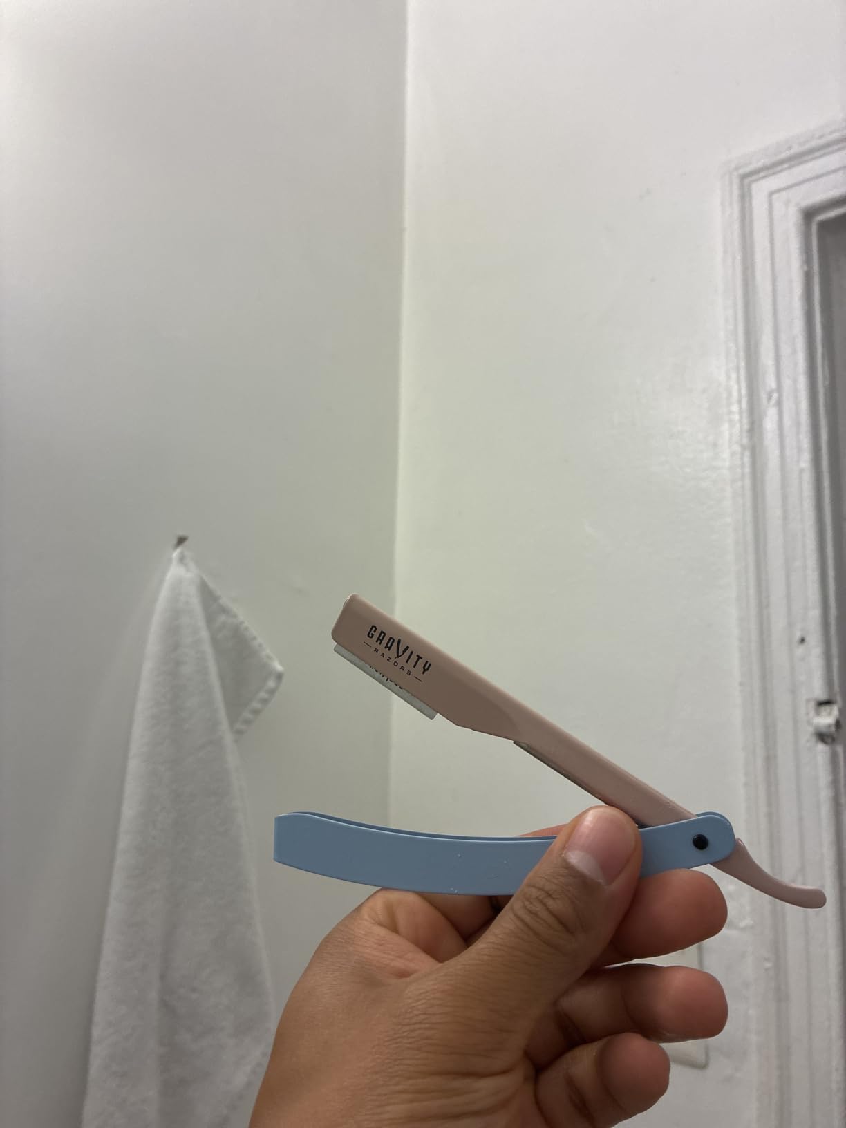 Gravity Razors Pro Straight Razor Kit, 2mm Ultra Exposure, 10 Blades, Mint customer photo 2