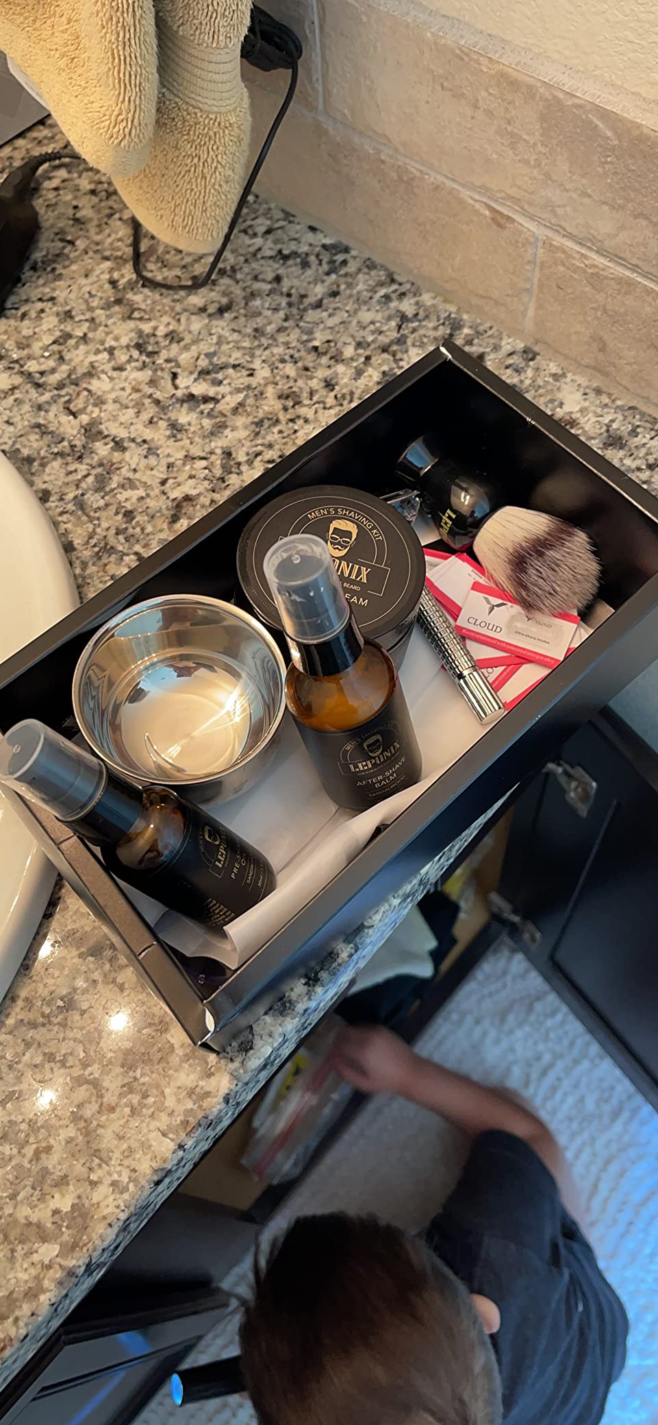 LEPONIX Shaving Kit for Men with Safety Razor Brush Bowl and Beard Bib customer photo 2