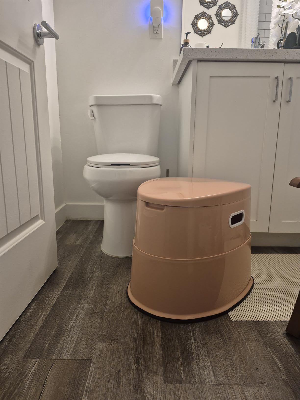 VINGLI Portable Toilet | Indoor Outdoor Commode w/Detachable Inner Bucket & Removable Paper Holder, Lightweight & Compact for Camping, Boat, Van, Emergency Use (Grey) customer photo 2