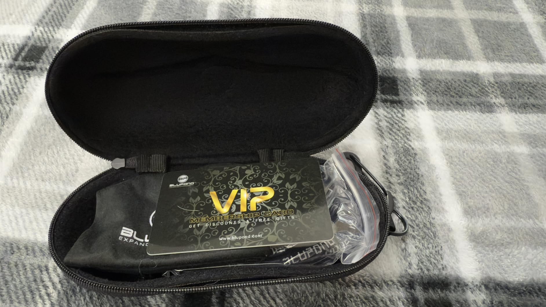 BLUPOND Sunglasses Case Semi Hard EVA Shell with Metal Hanging Hook Belt Clip Sun Glasses Storage customer photo 1