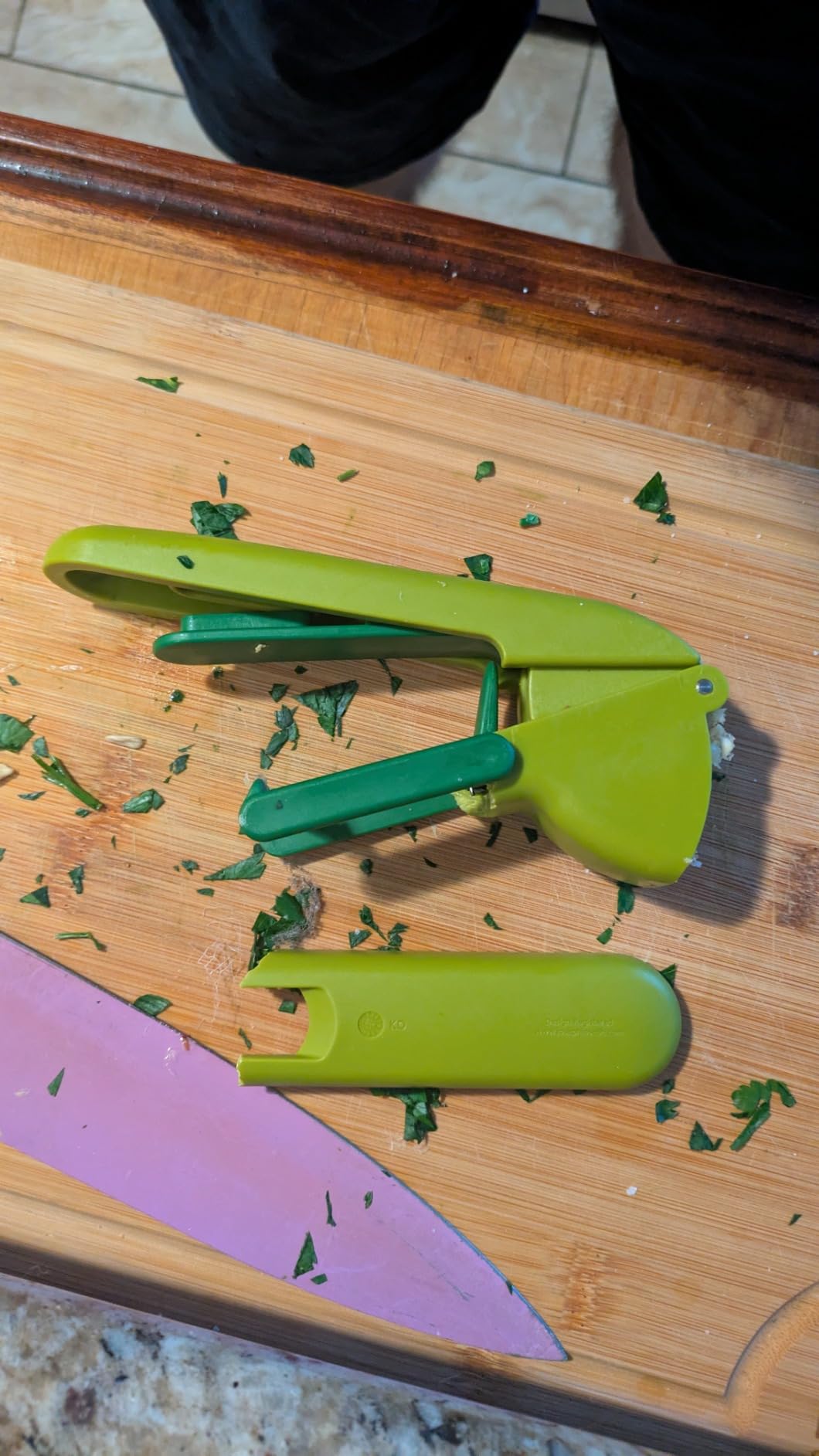 Joseph Joseph CleanForce Manual Garlic Press and Mincer with Wiper customer photo 1