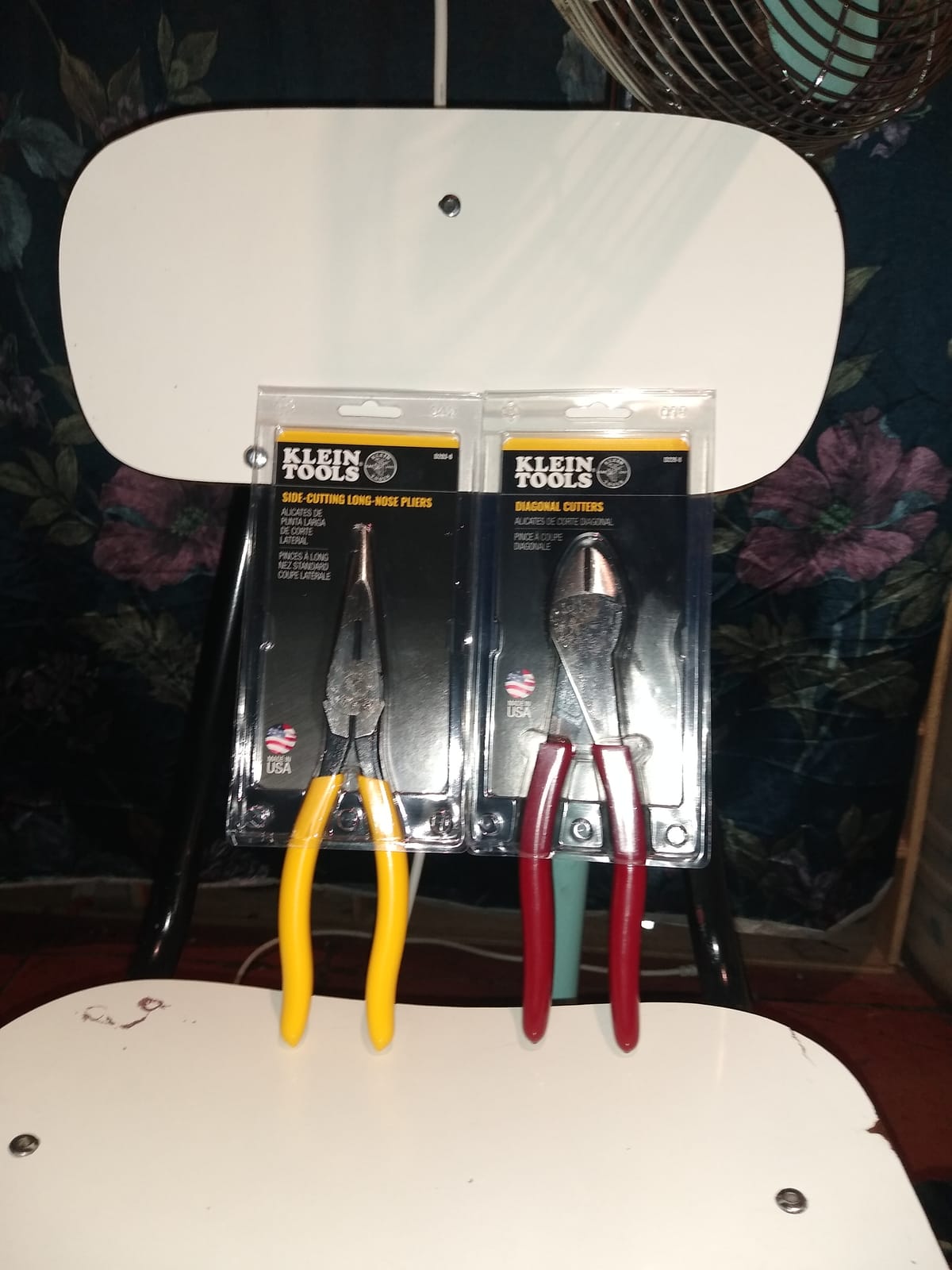 Klein Tools 80020 Plier Set, Made in USA, Lineman's Pliers, Diagonal Cutters, and Needle Nose, Induction Hardened Knives, 3-Piece customer photo 2