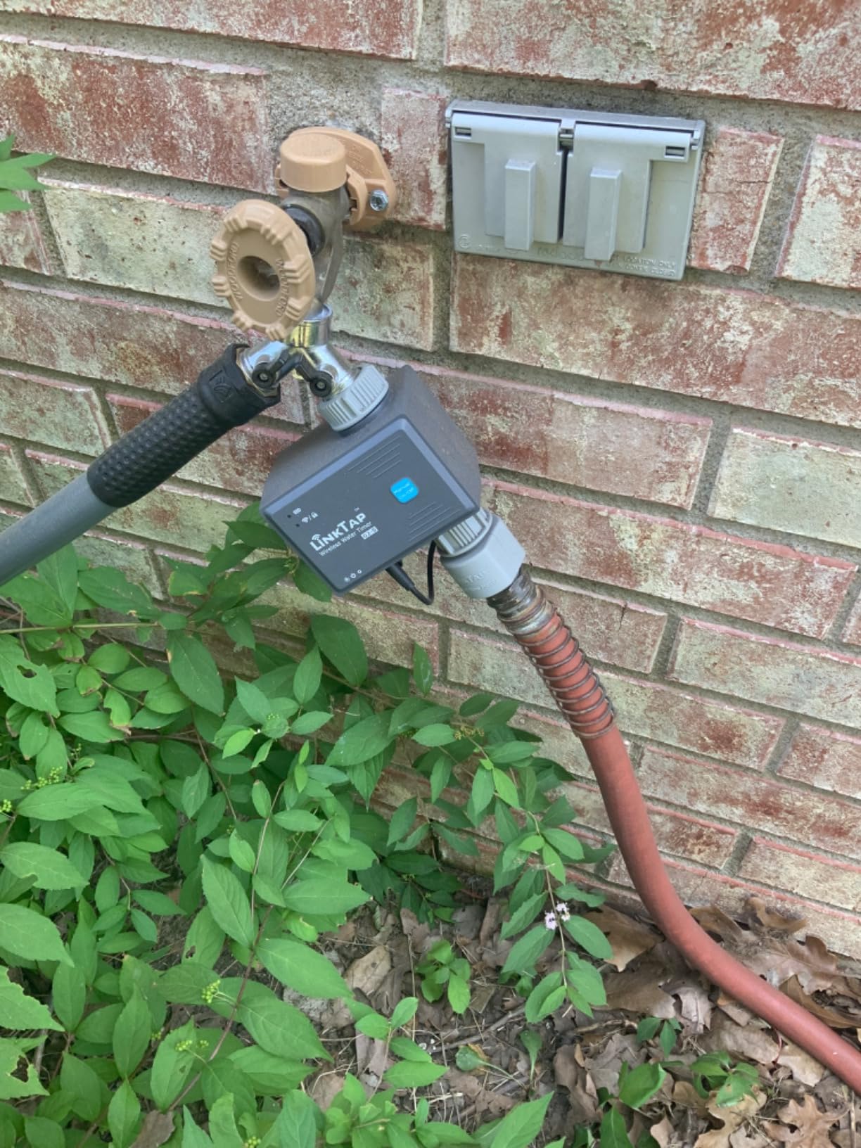 LinkTap G2S Smart Garden Hose Timer & Gateway, 2-Year Battery Life customer photo 1