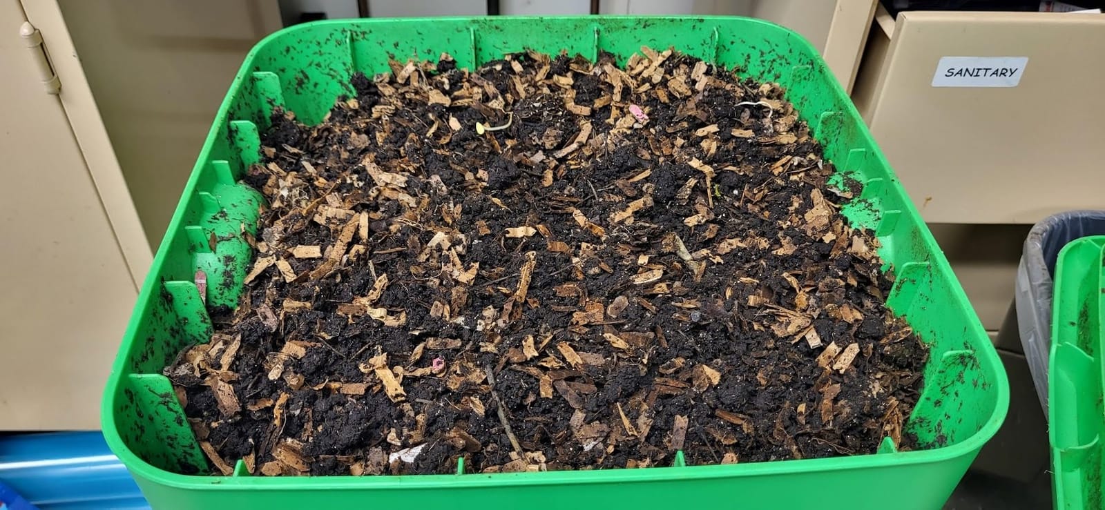 FCMP Outdoor - The Essential Living Composter, 2-Tray Worm Vermicomposter Bin (HF-LC4000v2-GRY) Grey customer photo 1
