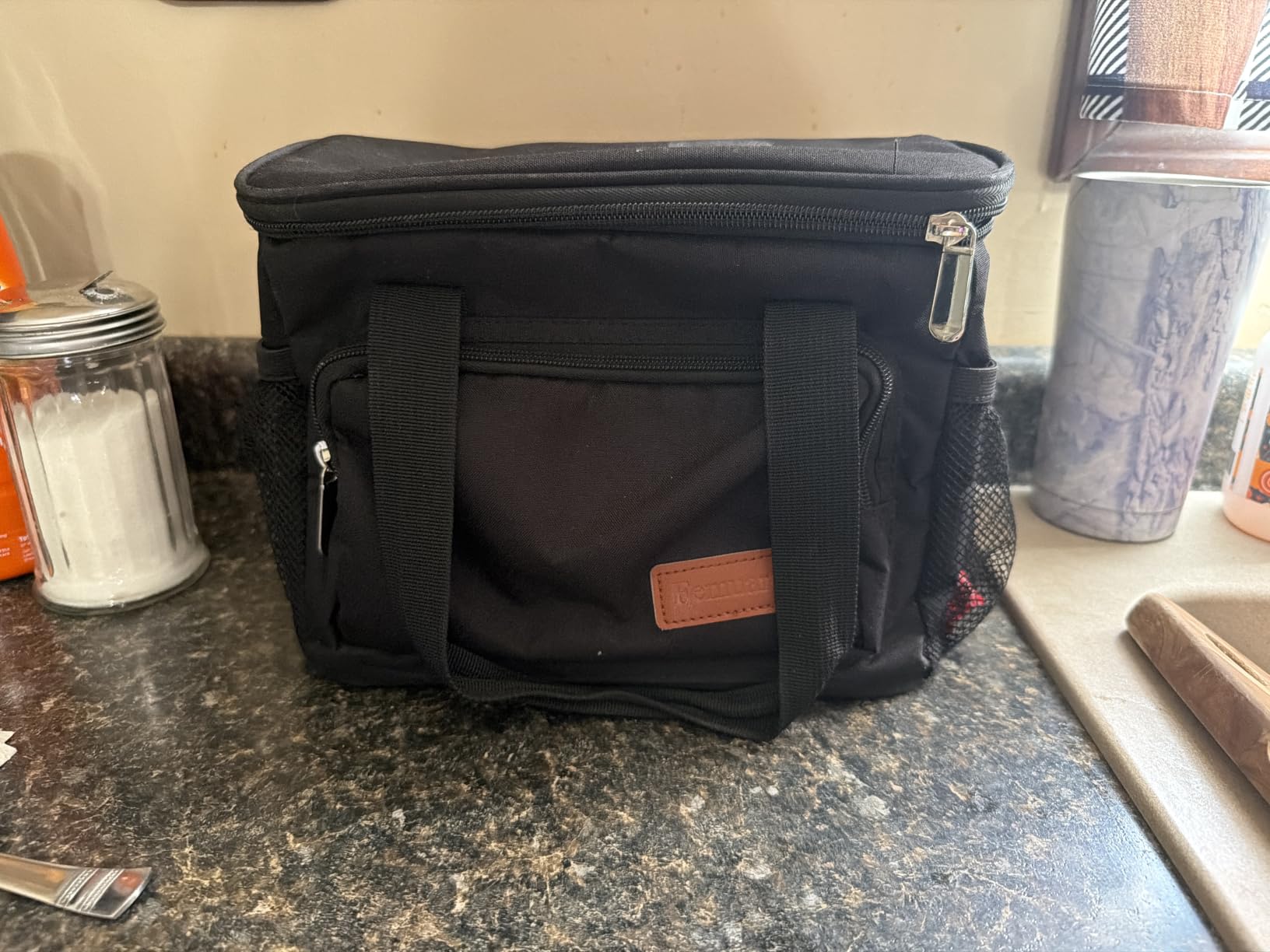 Femuar Reusable Lunch Box for Men/Women - Insulated Lunch Bag Leakproof Lunchbox for Work Office Picnic Beach - Freezable Lunch Cooler Bag with Adjustable Shoulder Strap - Black customer photo 1