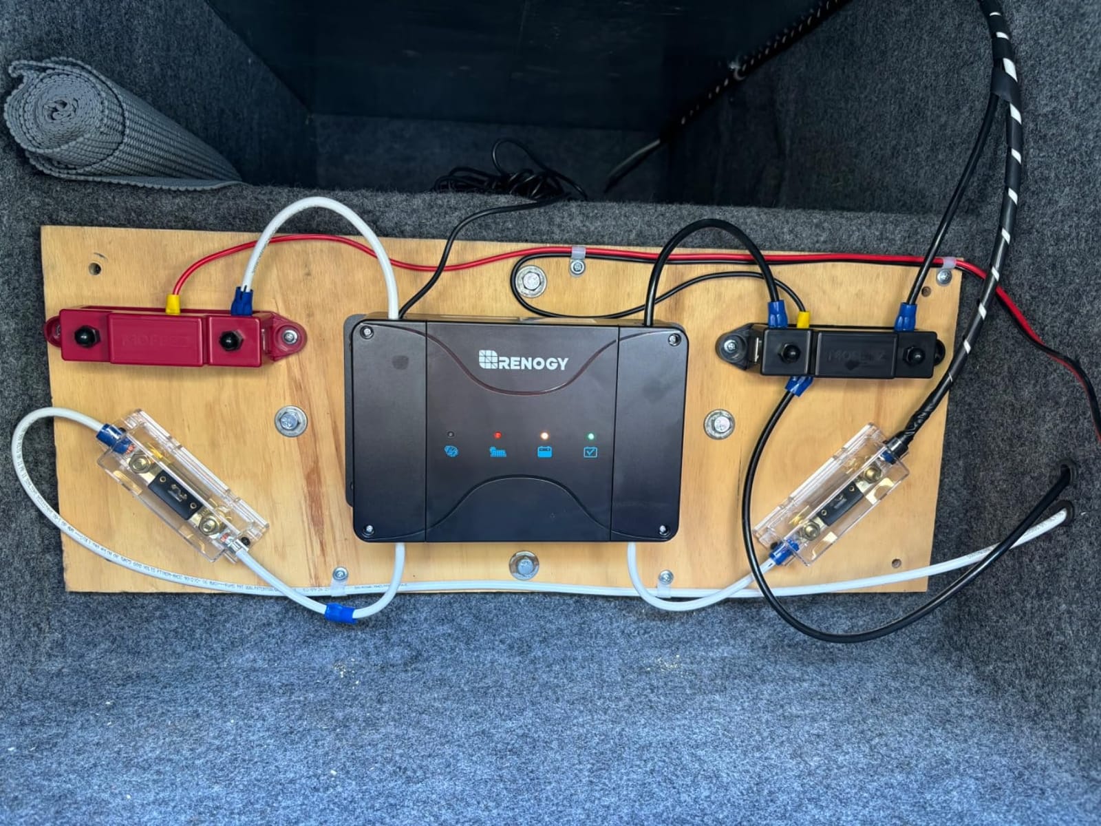 Renogy Smart 50A DC-DC MPPT Battery Charger 12V, Dual Input for RVs/Vans customer photo 2