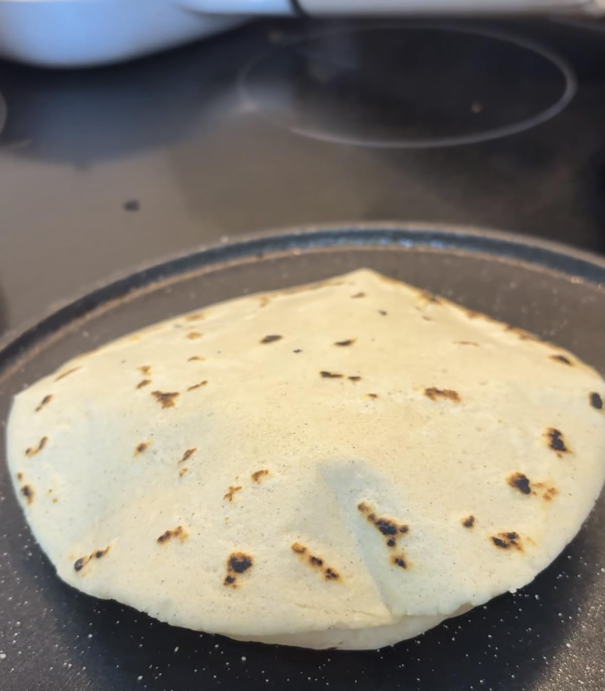 ESLITE LIFE 9.5 Inch Nonstick Crepe Pan with Spreader Granite Coating Black customer photo 2