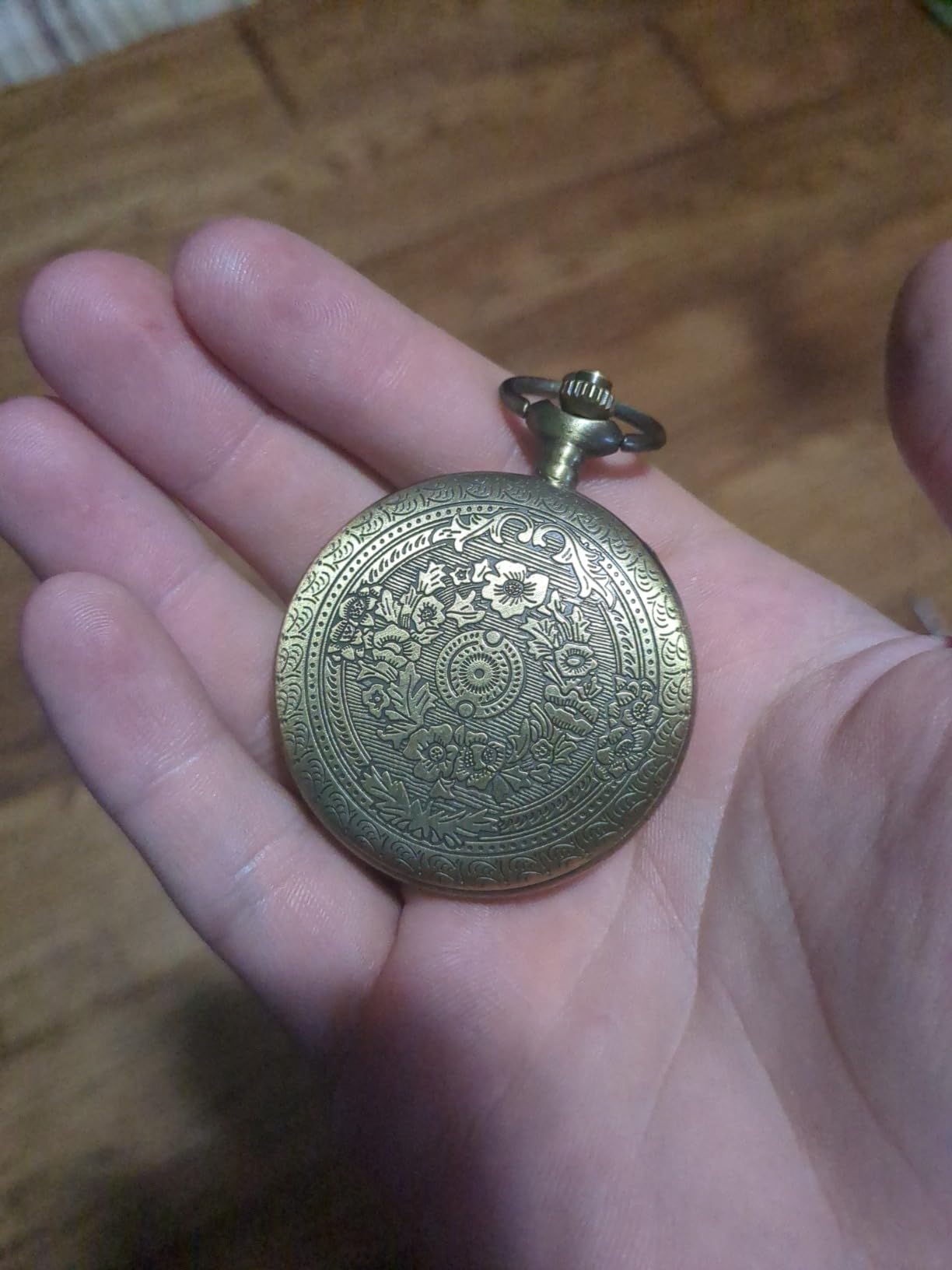 Vintage Pocket Watch Roman Numerals Scale Quartz Pocket Watches with Chain customer photo 1