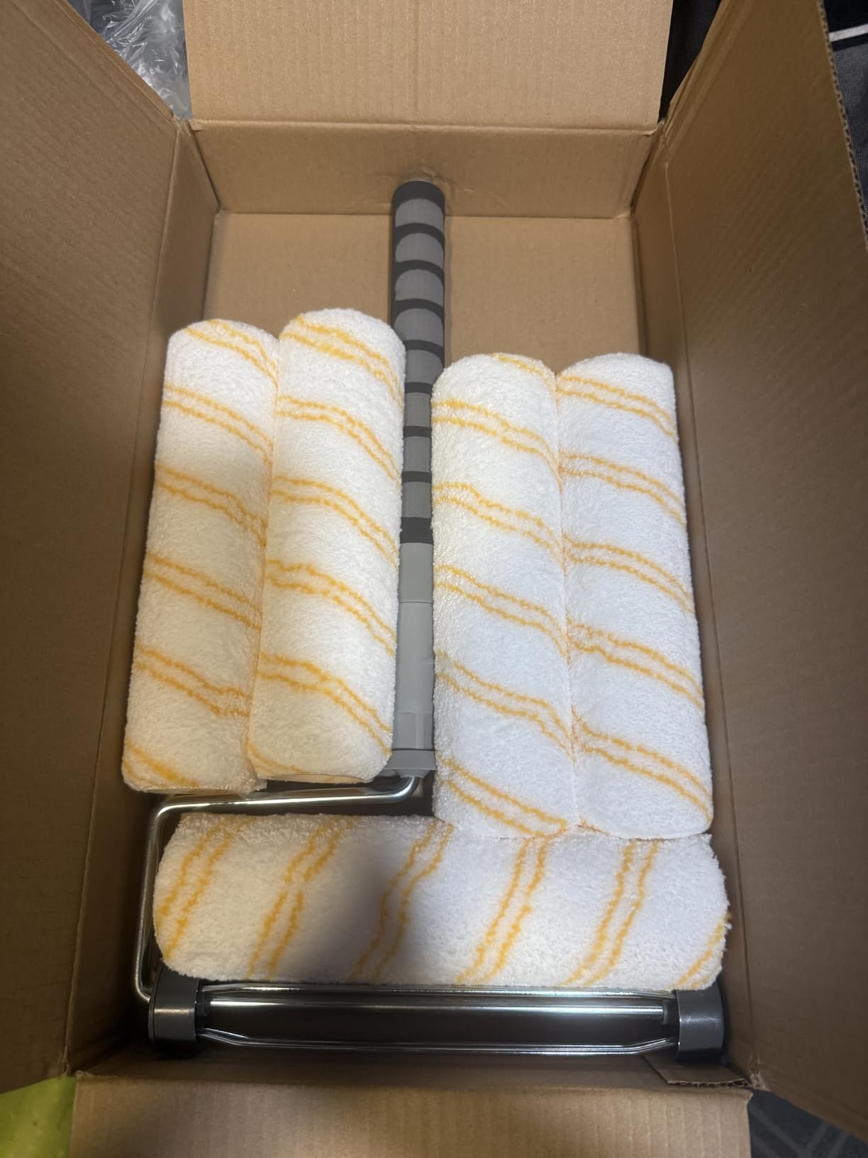 6pcs House Paint Roller Kit, 9 inch Extendable Roller Frame with 5 Microfiber Roller Covers 1/2