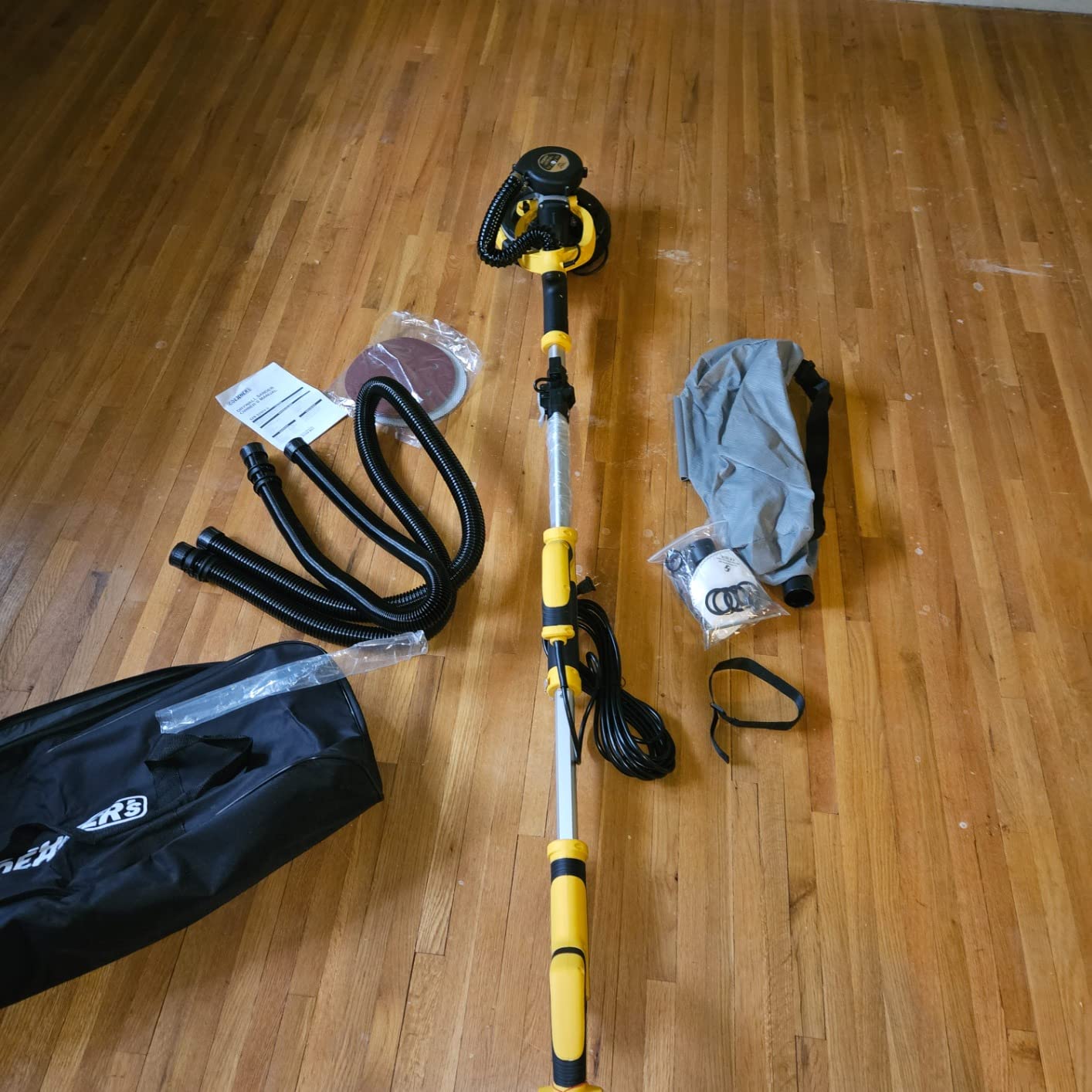 Drywall Sander, Electric Drywall Sander with Vacuum, Automatic Dust Removal, 7 Variable Speed, 900-1800RPM, 26’ Power Cord, Labor-Saving Handle and Patented Fixture for Ceiling Sanding, LED Light customer photo 1