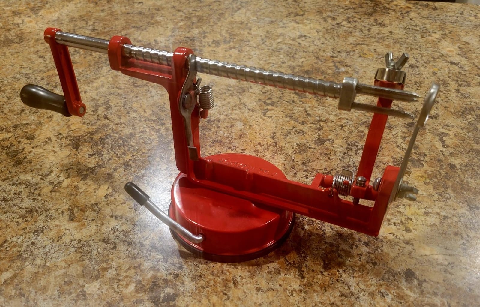 Apple Peeler Slicer Corer with Stainless Steel Blades and Powerful Suction Base for Apples Pears Potatoes(Blue) customer photo 2
