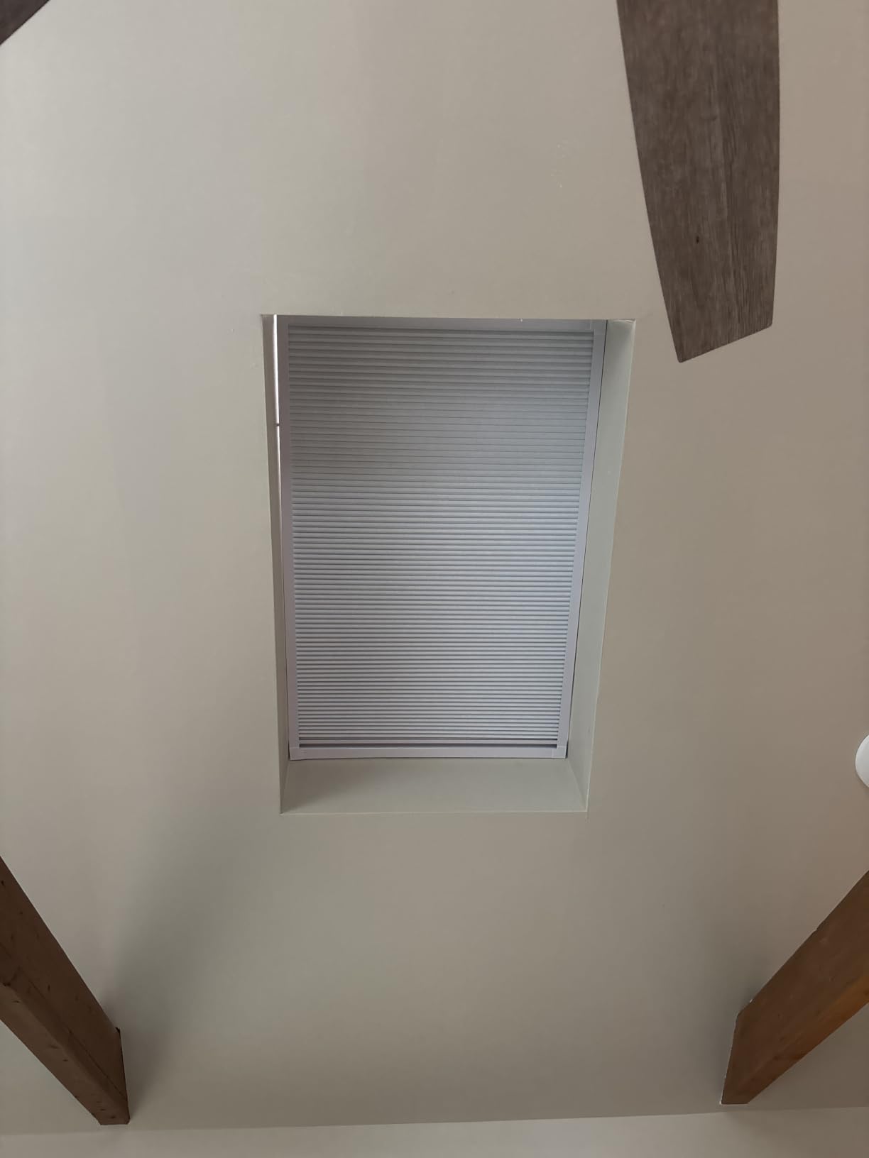 MaKefeile Skylight Shades Blinds SkylightS Cover Blackout Cellular Shades Cordless Skylight Shades for Ceiling Room Darkening Honeycomb Blinds Suitable Skylight an Room Windows,Custom Size White. customer photo 1
