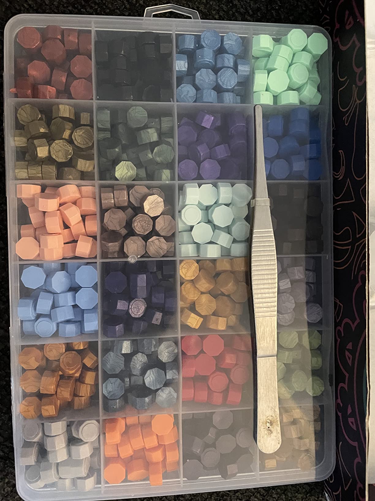 Aottom Wax Seal Stamp Kit with Gift Box, 24 Colors 650 Pcs Beads, Warmer, Envelopes, Candles, Stamp, Metallic Pen for Gift and Decoration customer photo 1