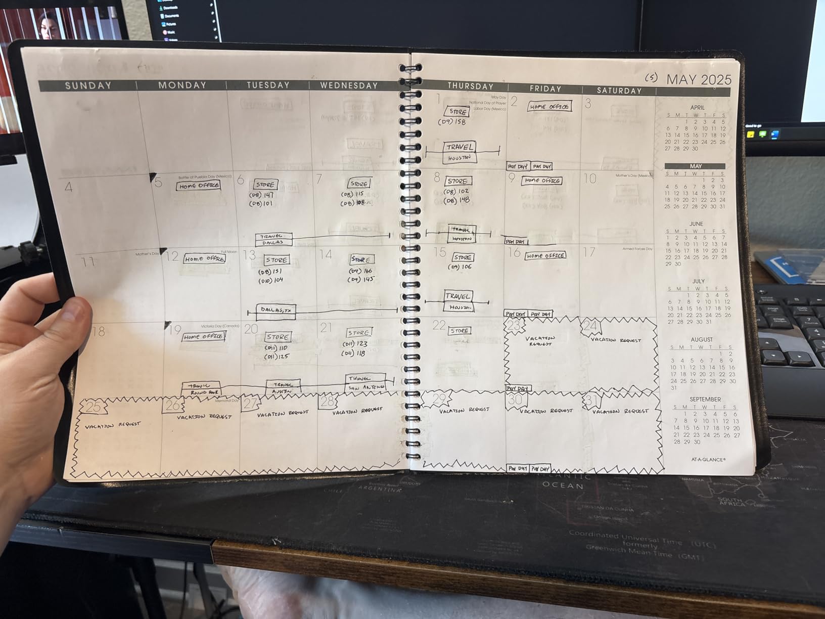 Daily Planner Undated: Asten To Do List Notebook Day Planners (A5, Black) customer photo 2