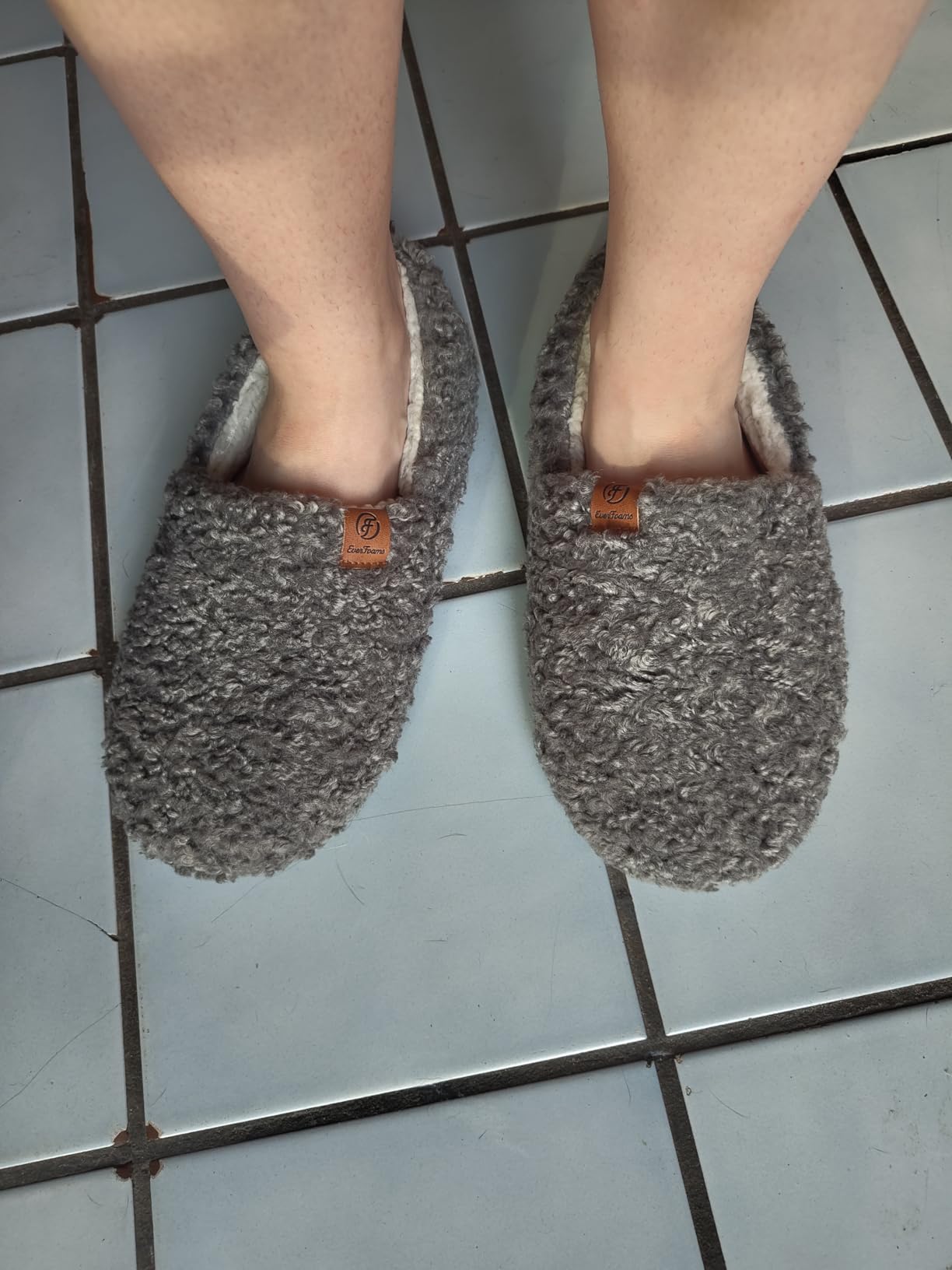 EverFoams Women’s Soft Curly Slippers Memory Foam Lightweight House Shoes customer photo 2