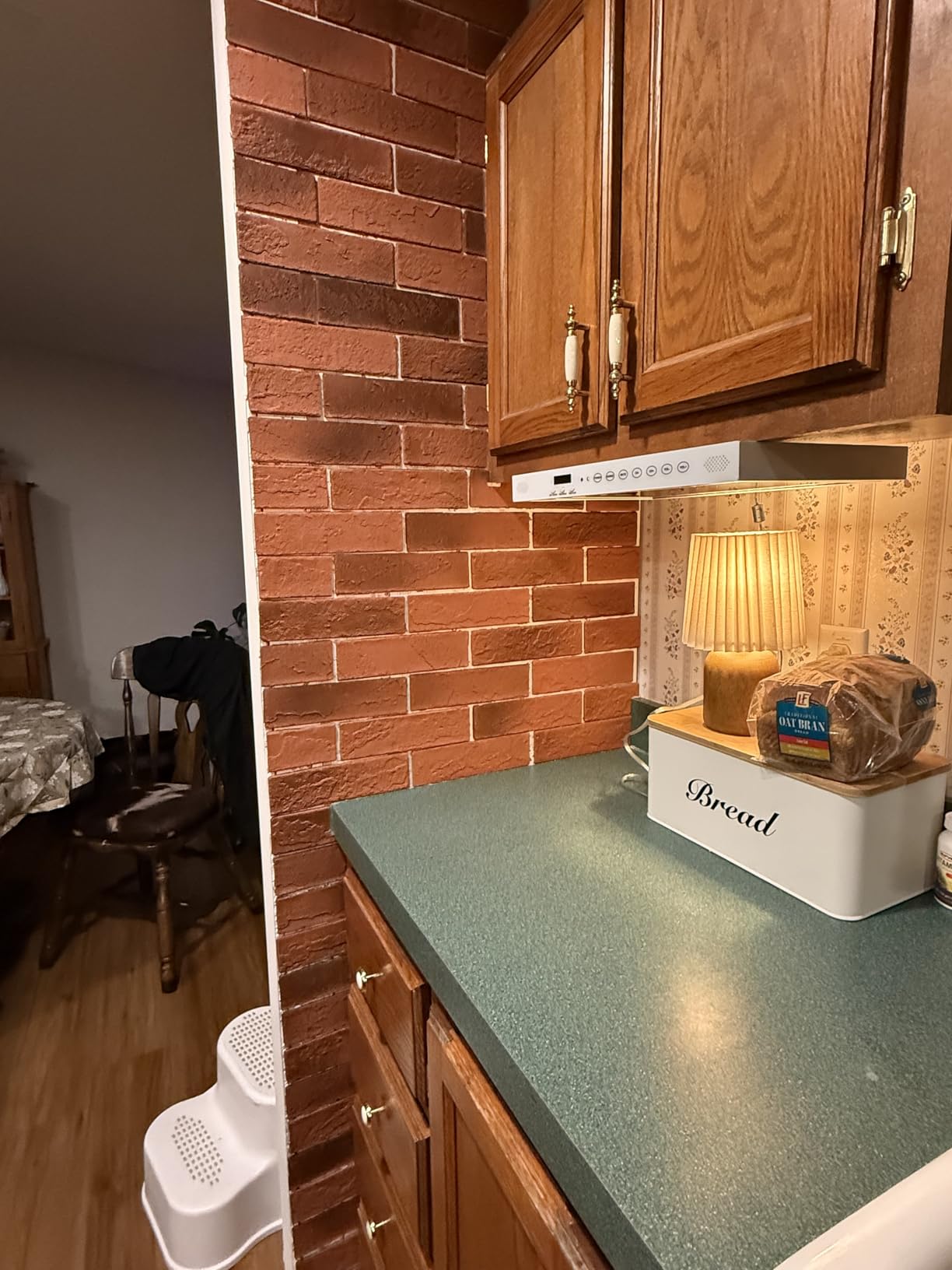 100 Vintage Brown/Red Faux Brick Wall Tiles, 3D Thin Brick Veneers for Bedroom, Bathroom, Kitchen, Fireplace and Fence Wall Panels (14.2 sq ft) customer photo 1