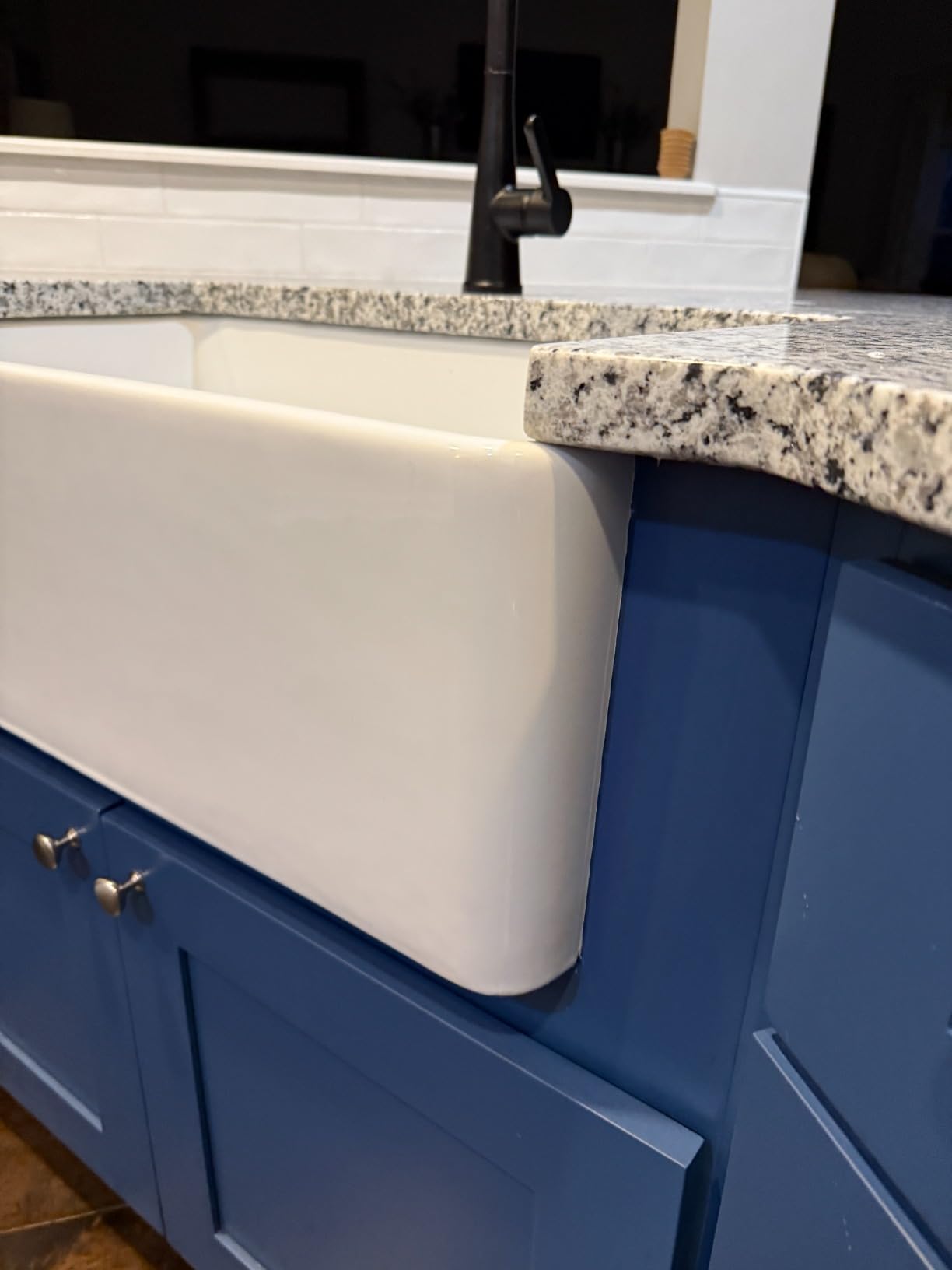 TUKTUK White Farmhouse Sink 33 inch Fireclay Apron Front Farm House Kitchen Sink Single Bowl Deep Drop In Undermount Reversible Heavy Duty Easy to Clean Porcelain Kitchen Basin Modern Luxury Accessory customer photo 2