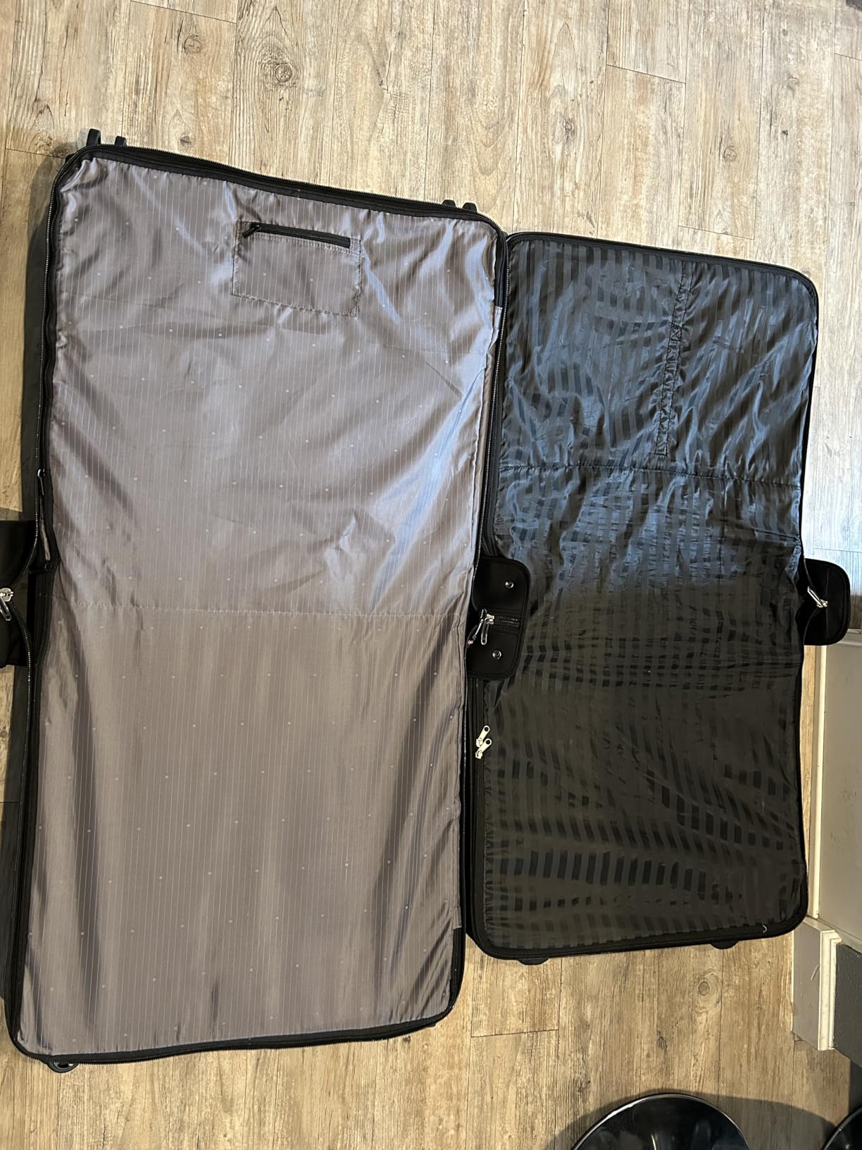 DELSEY PARIS Helium DLX, Rolling Garment Bag with Wheels, Black customer photo 2