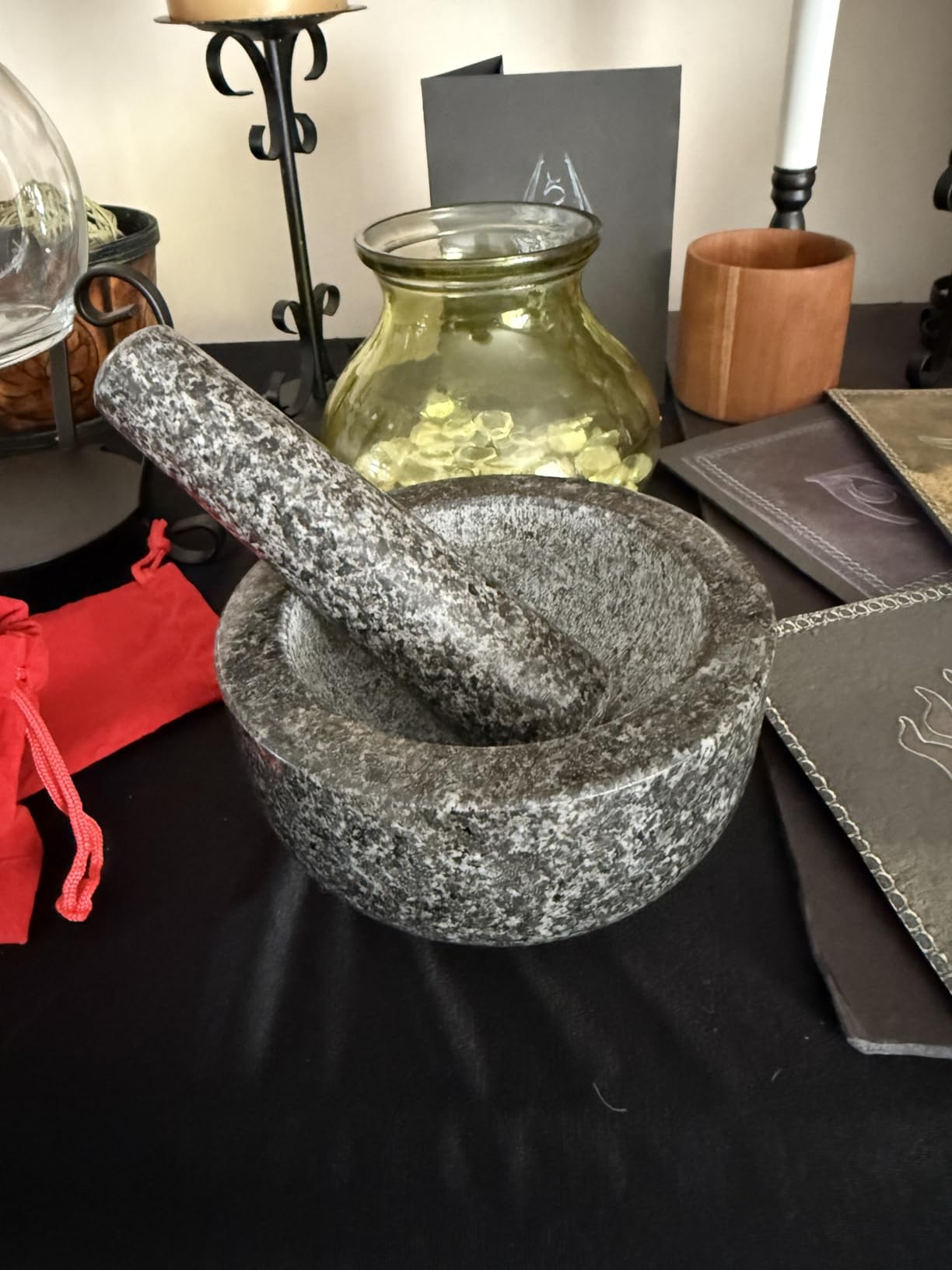 Priority Chef Heavy Duty Large 4 Cup Mortar and Pestle Set, 100% Natural Granite, 7 Inch Diameter Bowl, 7.2 Inch Pestle, Non-Slip Base, Stone Grinder for Guacamole Salsa Pesto Herbs Spices, Black customer photo 1