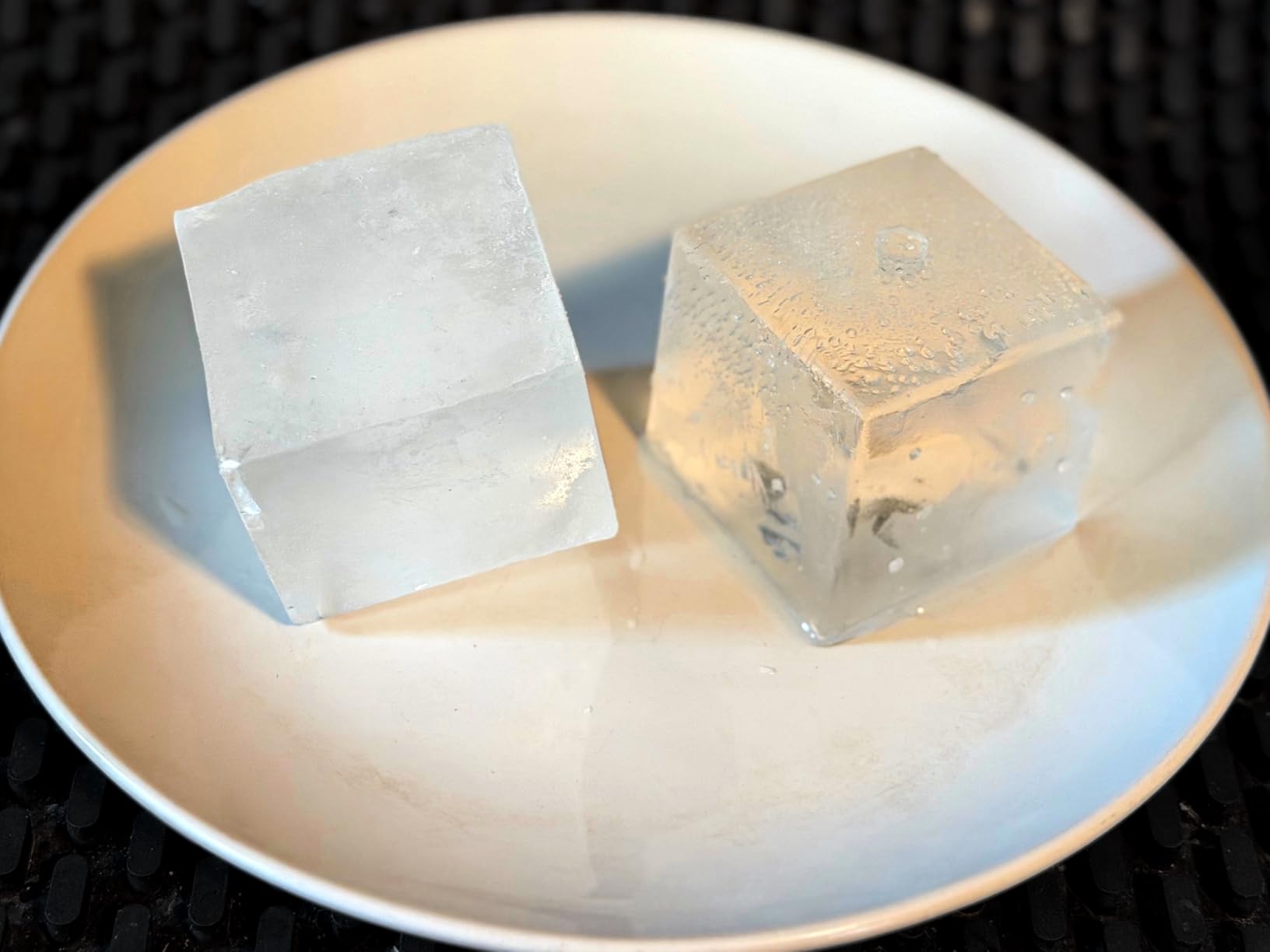 TINANA Upgrade 2 Inch Clear Ice Cube Tray Make 8 Large Square Crystal Ice Cube Maker for Cocktail, Whiskey & Bourbon Drinks, Gifts for Men customer photo 2