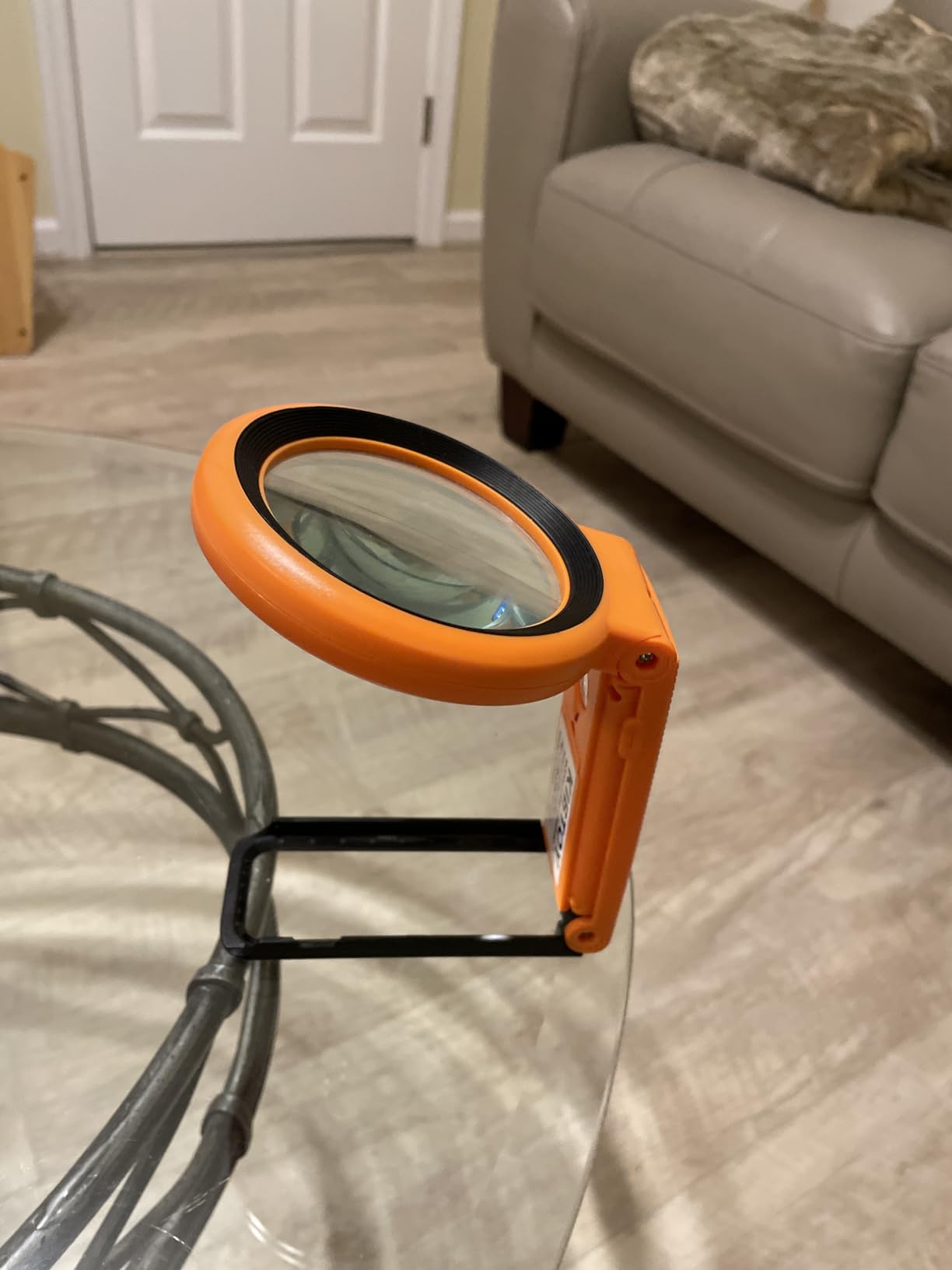 Magnifying Glass with Light and Stand, Foldable Magnifier for Reading customer photo 2