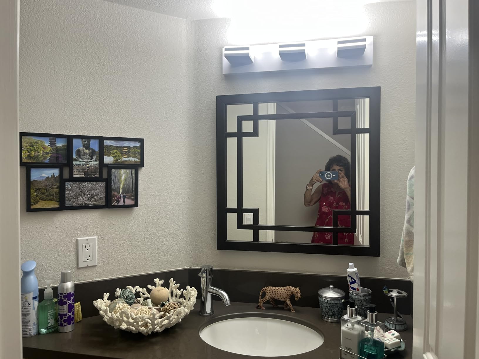 SineRise LED Modern Bathroom Vanity Light Fixtures, Modern Acrylic Bathroom Wall Lighting Fixtures Over Mirror, 3-Light, 24-Inch, Black, White customer photo 2