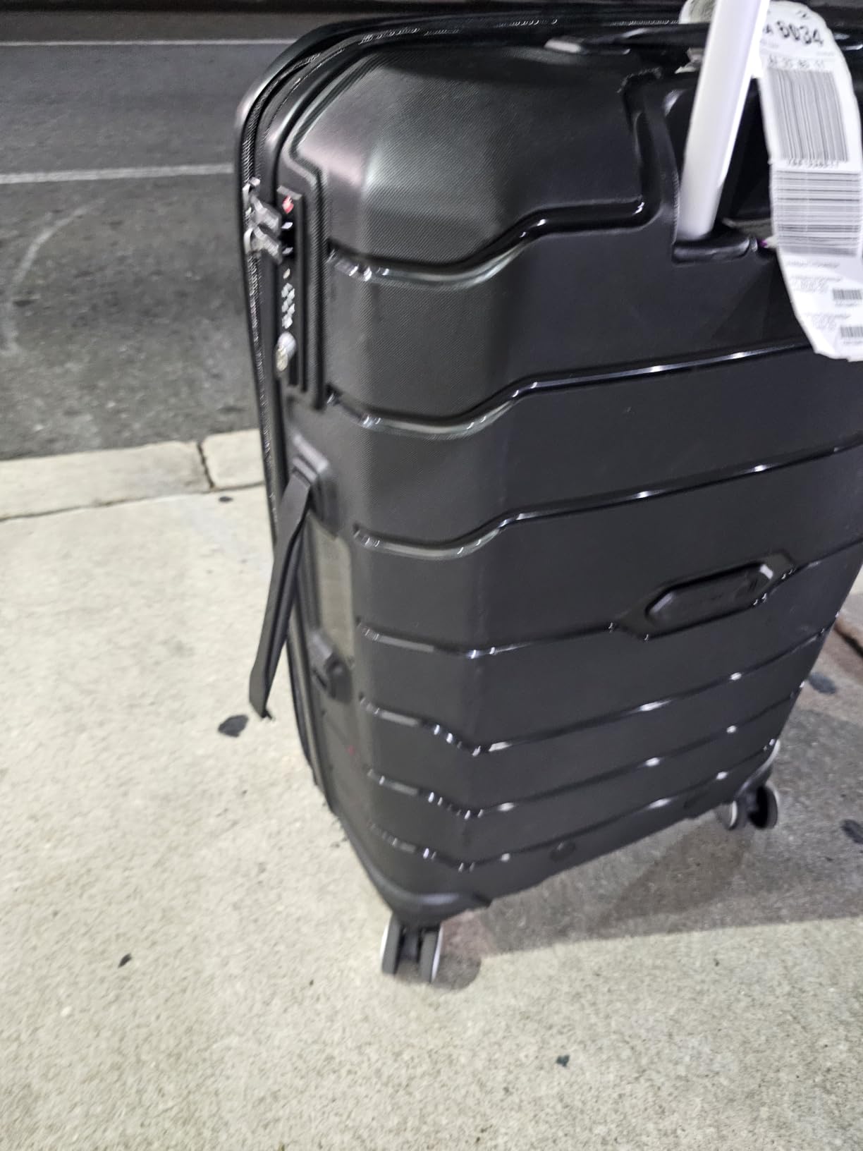 Samsonite Freeform Medium Luggage with Dual 360° Spinner Wheels - Checked Suitcase - TSA Lock, Airline-Approved - Lightweight Durable Polypropylene Expandable Hardshell - Amethyst Purple customer photo 2