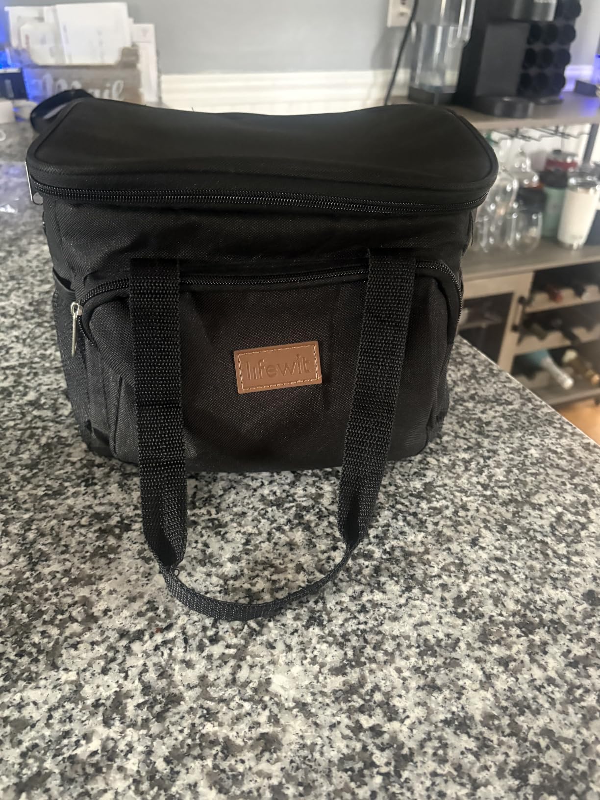 Lifewit Medium Lunch Bag, Insulated Lunch Box, Soft Cooler Cooling Tote for Adult Men Women, Black 12-Can (9L) customer photo 1