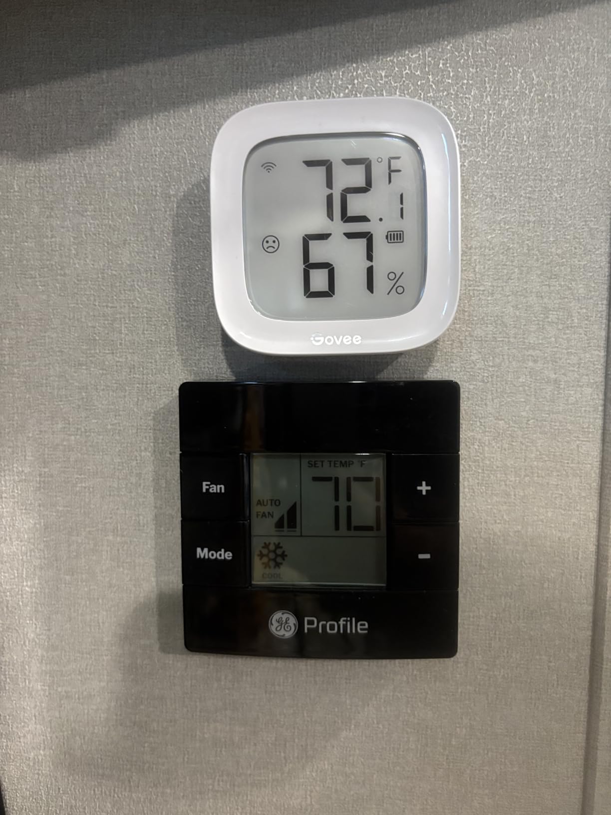 Govee WiFi Thermometer Hygrometer H5103 with Electronic Ink Display customer photo 2