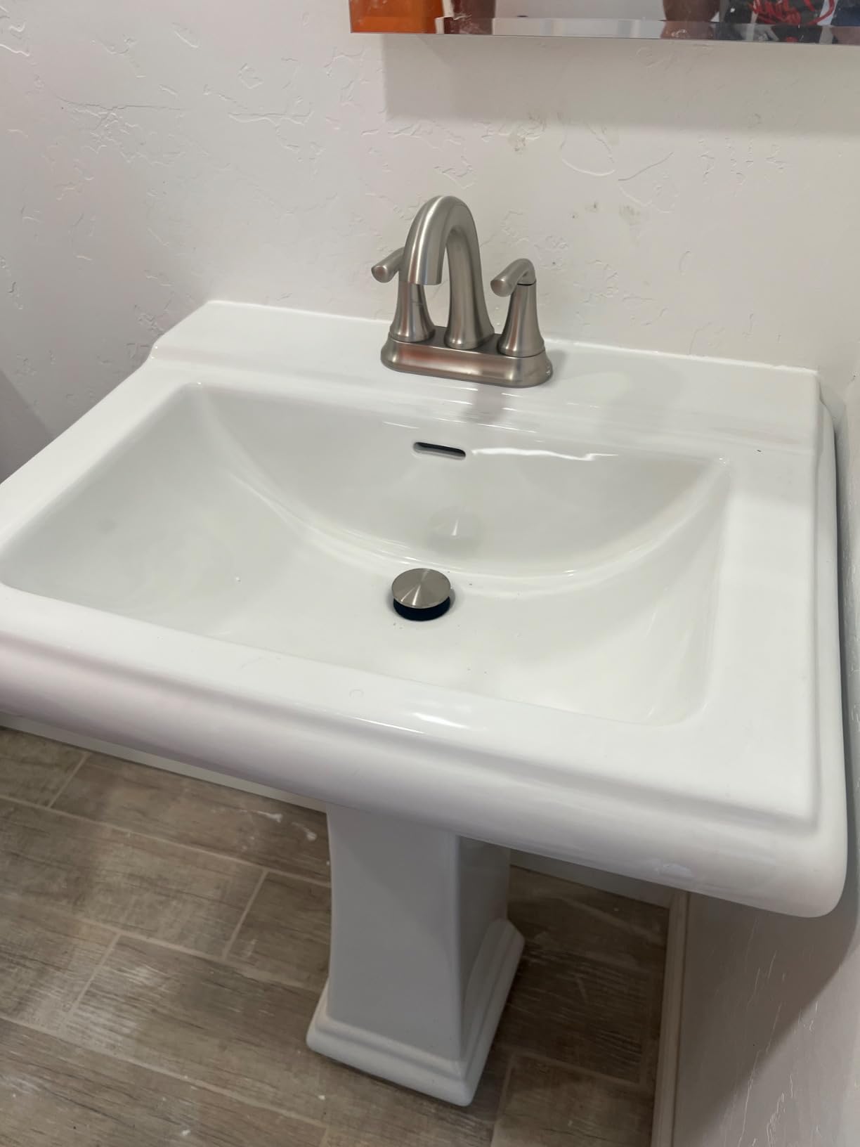 DeerValley Pedestal Bathroom Sink White 26