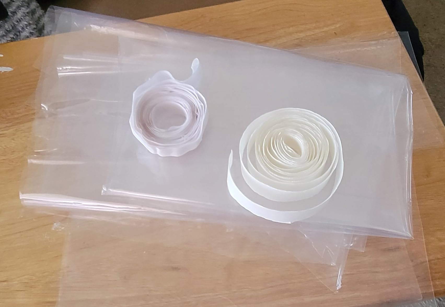 Adjustable Window Insulation Kit 47inX63in(120X160cm) for Winter Keep Cold Out,cuttable Transparent Film 180㎛ Thickness,Easy to Open for Ventilation,Reusable Plastic Window wrap customer photo 1
