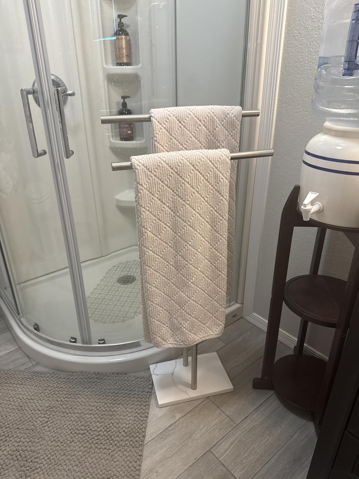 40 Inch Standing Towel Rack Double-T Shape Tall Bath Towel Sheet Holder with Marble Design Base for Bathroom Floor Next to Tub or Shower 2 Tier Towel Holder Stand Stainless Steel Brushed Nickel customer photo 2