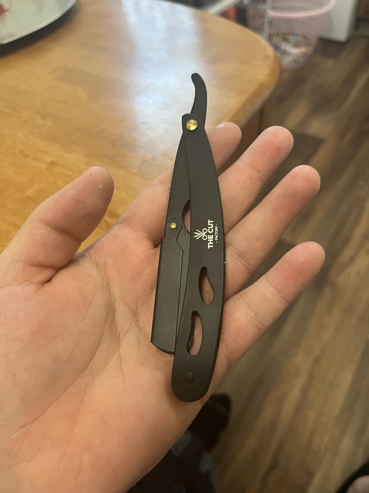 The Cut Factory® Straight Razor for Men Professional Barber Straight Edge Razor for Comfortable Smooth Shave. Gift Box Leather Pouch 20 Single Edge Blades. Our Blades Never Fall customer photo 1