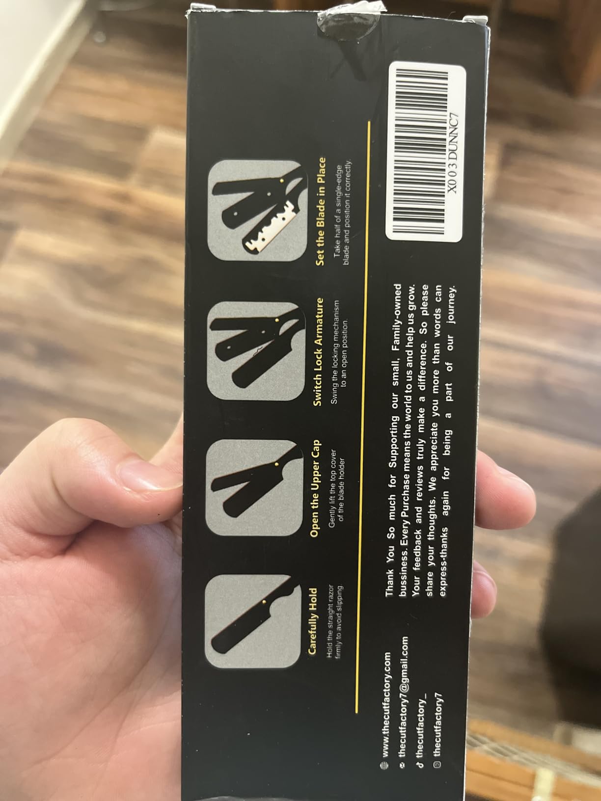 The Cut Factory® Straight Razor for Men Professional Barber Straight Edge Razor for Comfortable Smooth Shave. Gift Box Leather Pouch 20 Single Edge Blades. Our Blades Never Fall customer photo 2