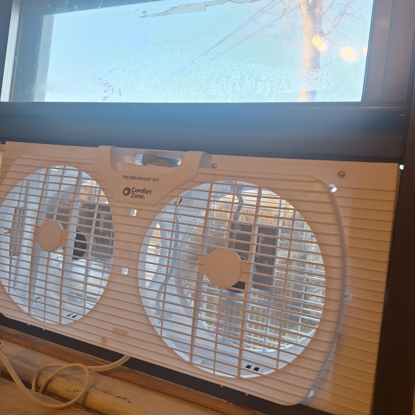 Comfort Zone Reversible Twin Window Fan with 3-Speeds & Expandable Width | Draw Cool Air In or Manually Reverse to Pull Warm Stale Air Out, Removeable Bug Screen, ETL Certified for Home and Kitchen customer photo 1