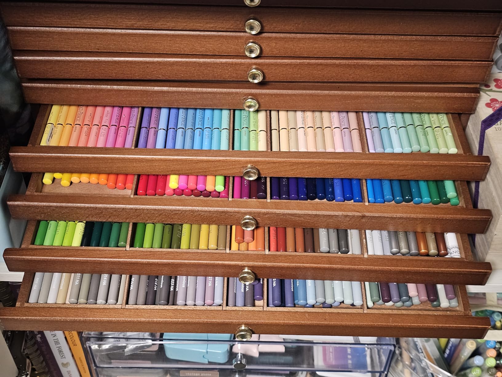 MEEDEN 10-Drawer Art Supply Storage Box: Beech Wood Art Organizer Box customer photo 2