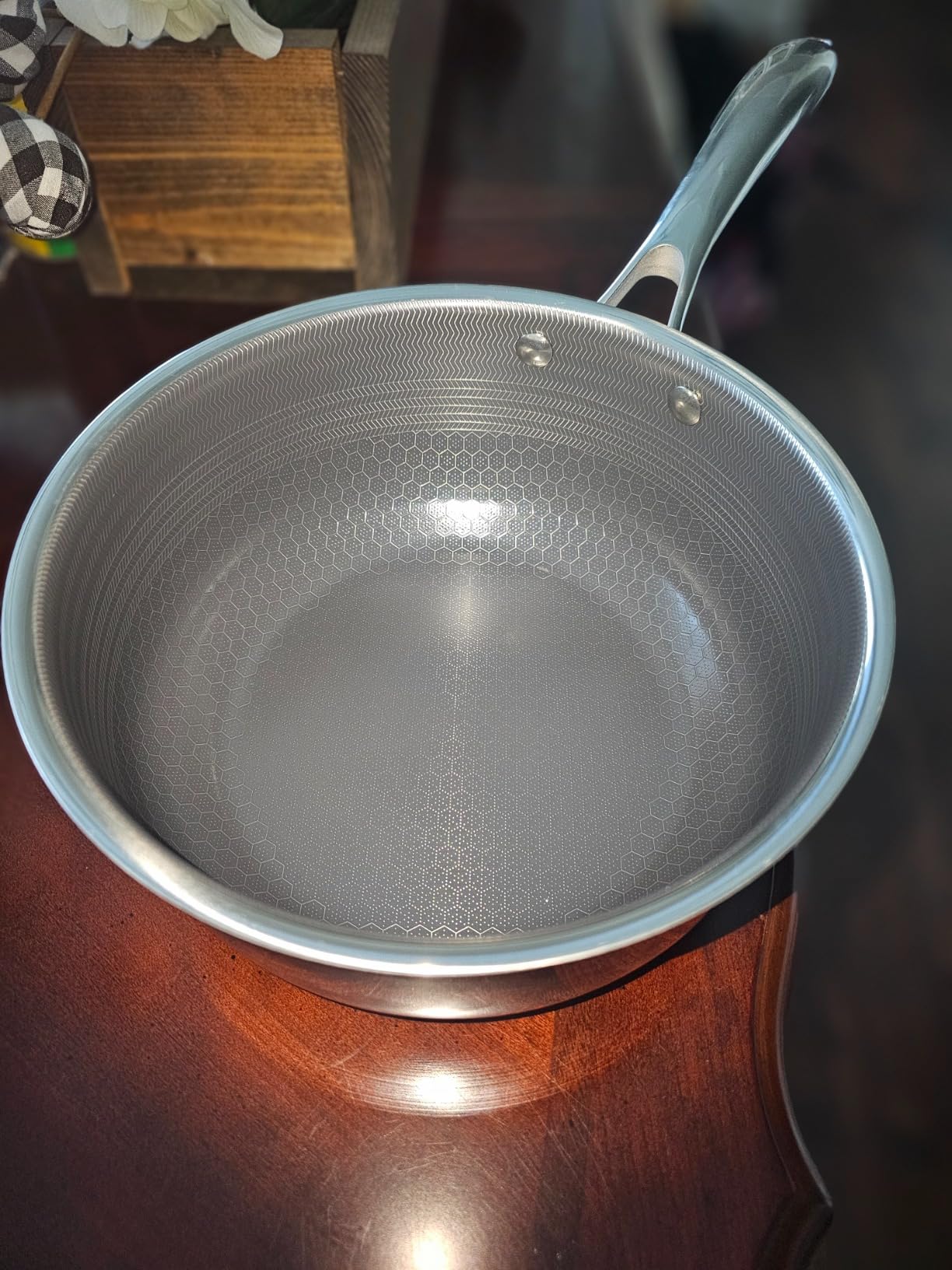 HexClad 3QT Hybrid Nonstick Saucier with Lid, Induction Ready customer photo 2
