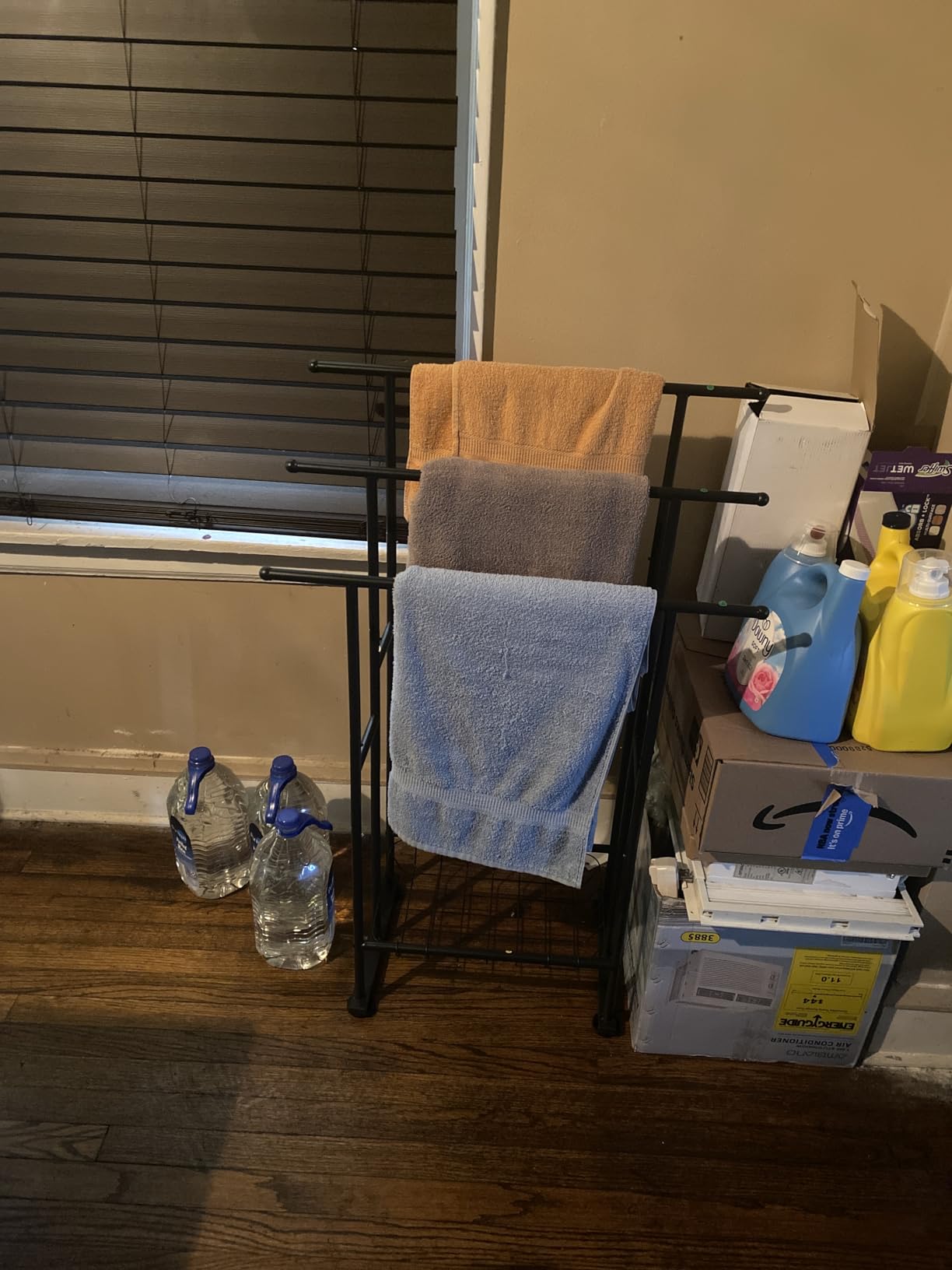 Kayfia 40'' Freestanding 3 Tier Alloy Steel Towel Rack with Storage Basket customer photo 1