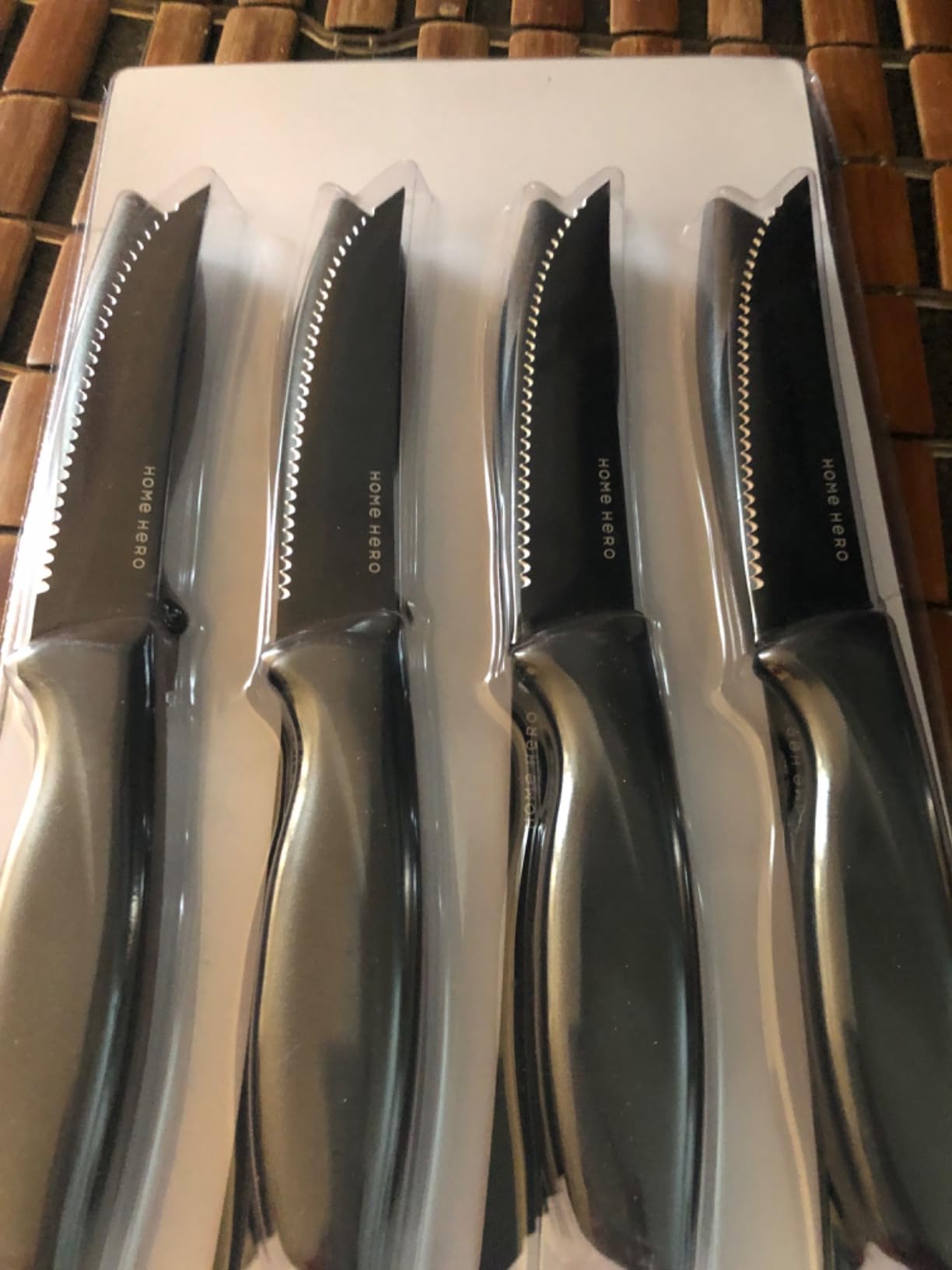 Home Hero Steak Knife Set - Nonstick Serrated Steak Knives - Stainless-Steel Kitchen Knife Set - Ergonomic TPR Handles for Precision Meat Carver - 6-Pc Set, Black customer photo 2