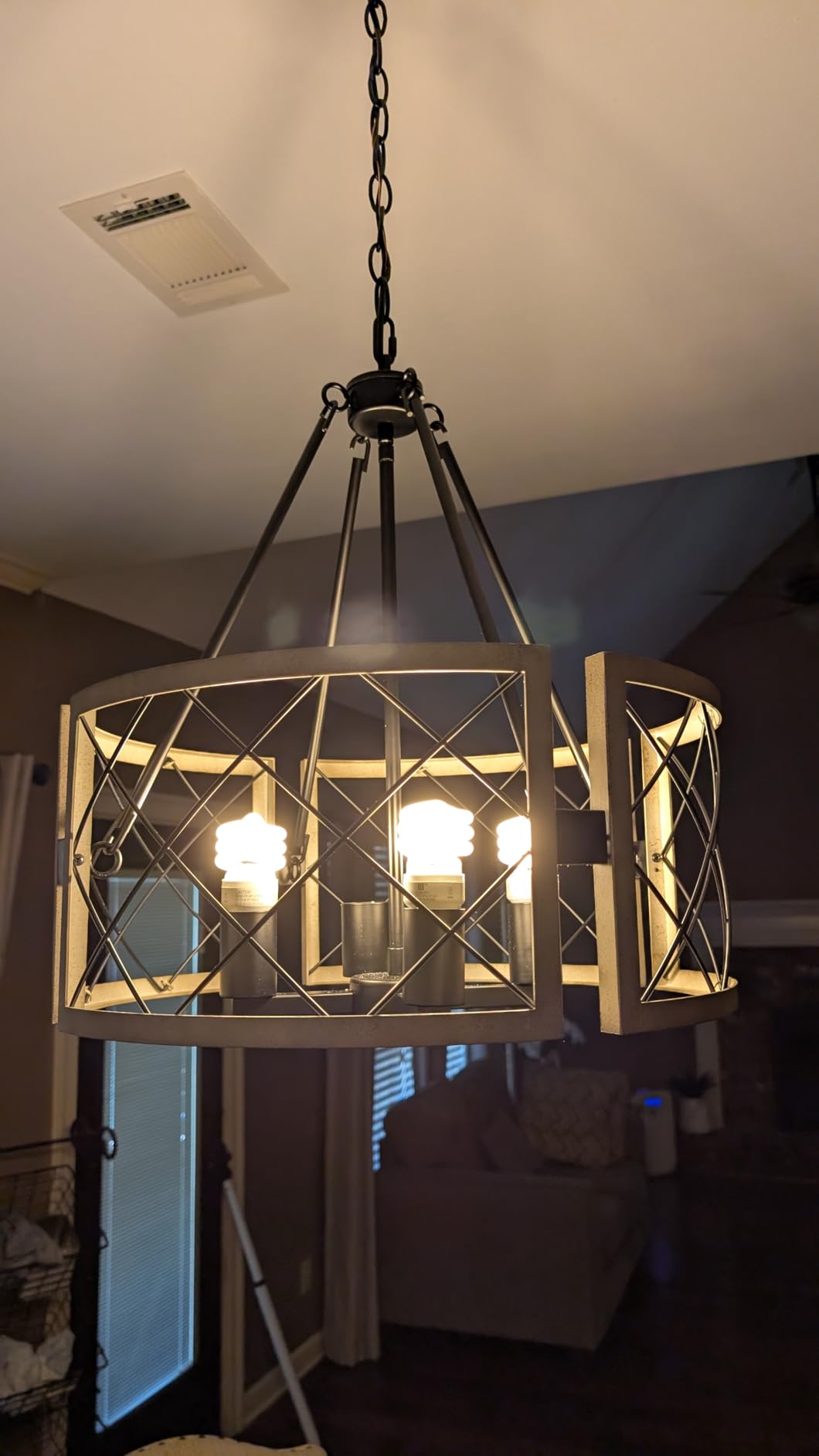 SANTOSTOCK D19'' Farmhouse Chandelier, 4-Light Adjustable Dining Room Light Fixture Kitchen Island Lighting, Rustic Hanging Lights for Entryway Foyer Bedroom Living Room, Black & White Oak customer photo 2