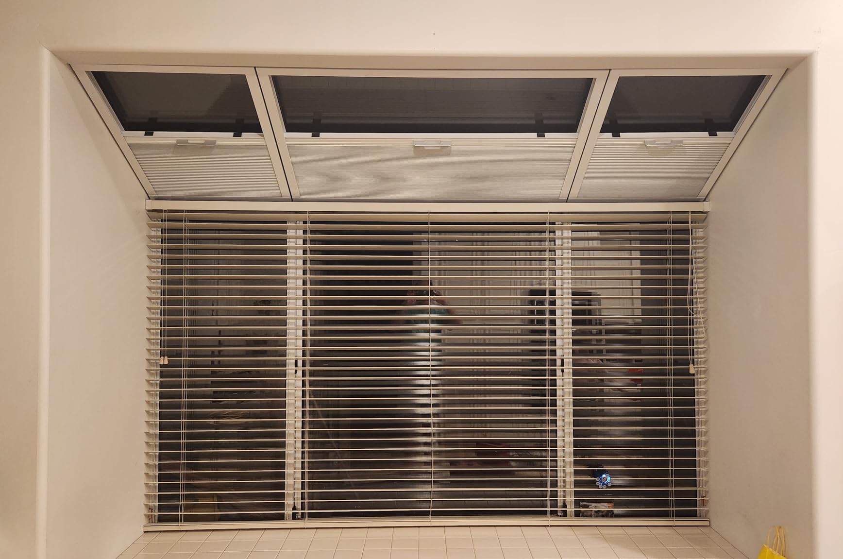 Blackout Skylight Window Blinds, Skylight Shades Cordless Cellular Shades Room Darkening Honeycomb Blinds for Roof Inclined Plane Room Windows - Custom Size (White) customer photo 2