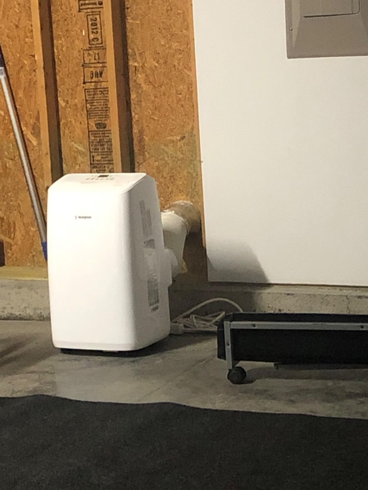 Westinghouse 14,000 BTU Air Conditioner Portable For Rooms Up To 700 Square Feet, Portable AC with Home Dehumidifier, Smart App, 3-Speed Fan, Programmable Timer, Remote Control, Window Kit, White customer photo 1